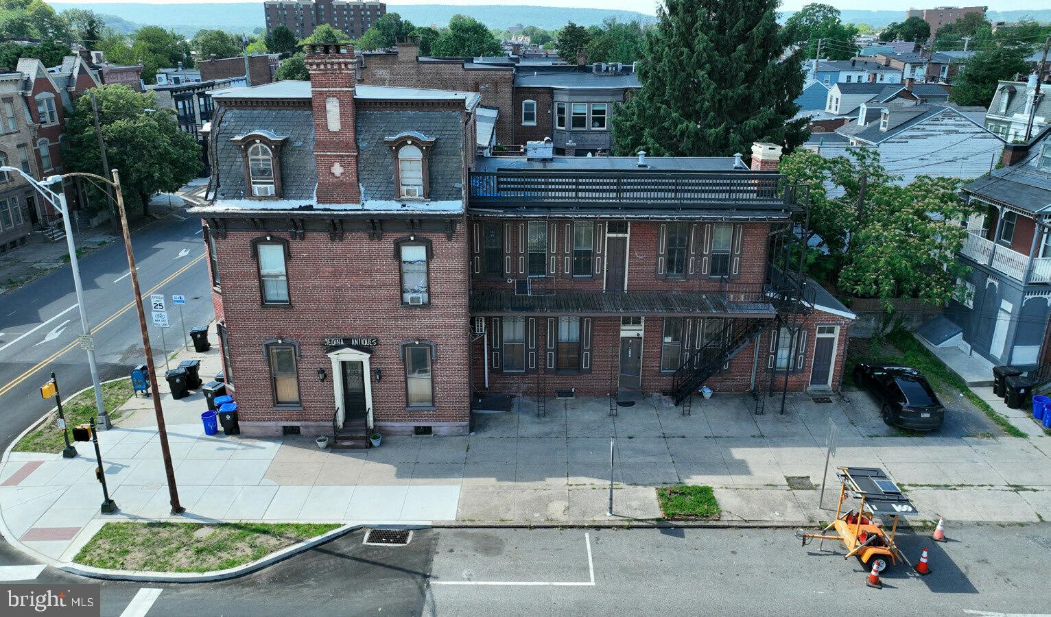 1623 GREEN STREET