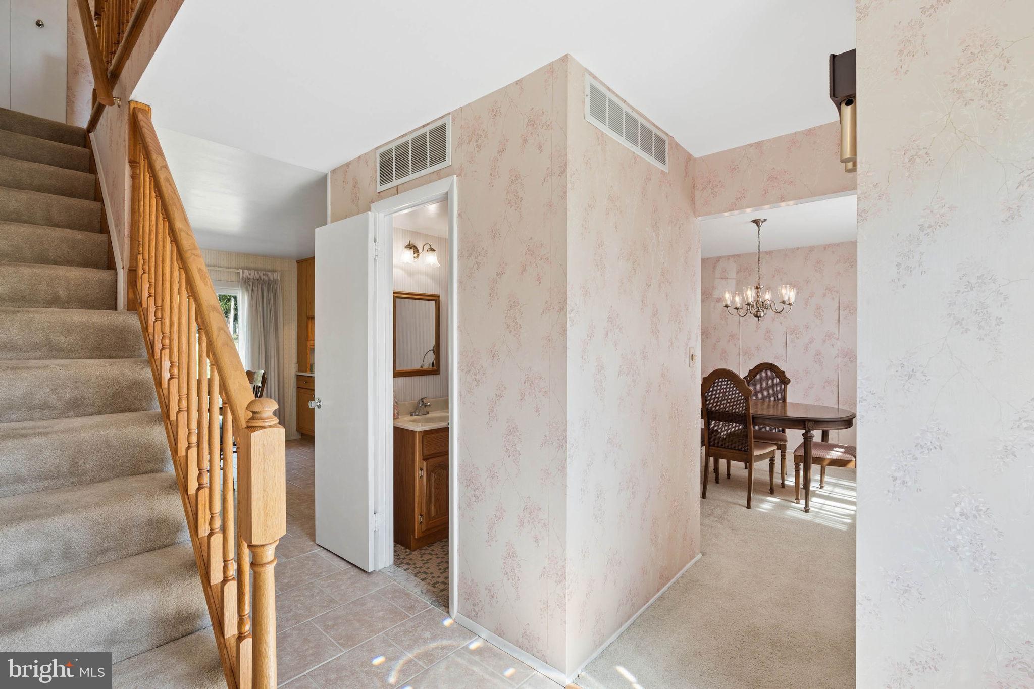 121 LAMPORT ROAD