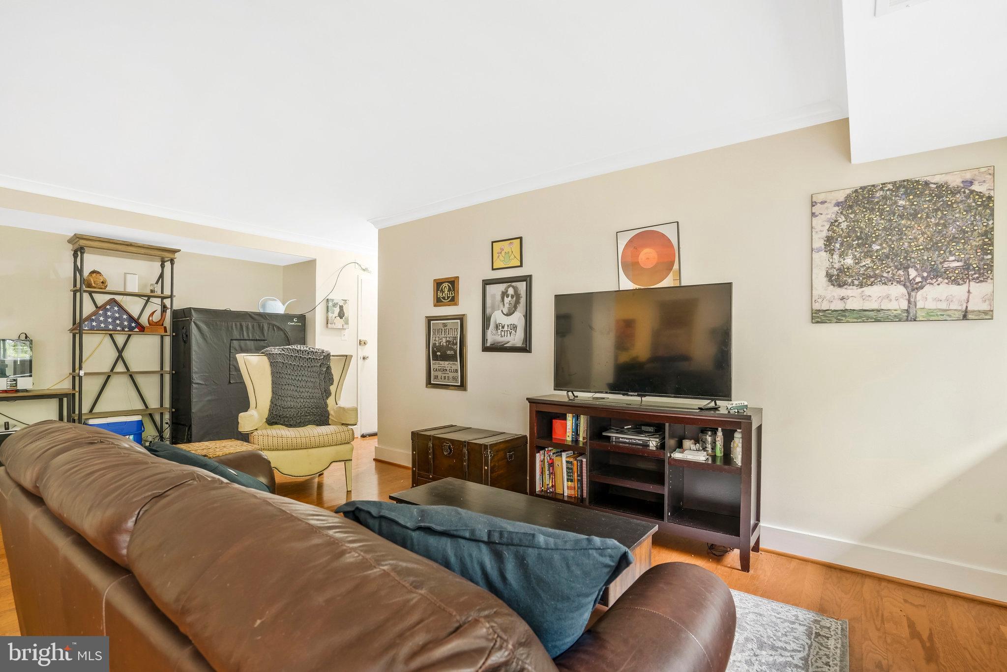 THE SEASONS - Residential