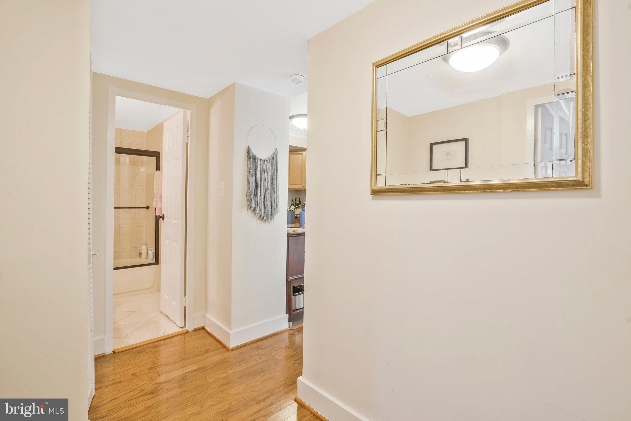 THE SEASONS - Residential