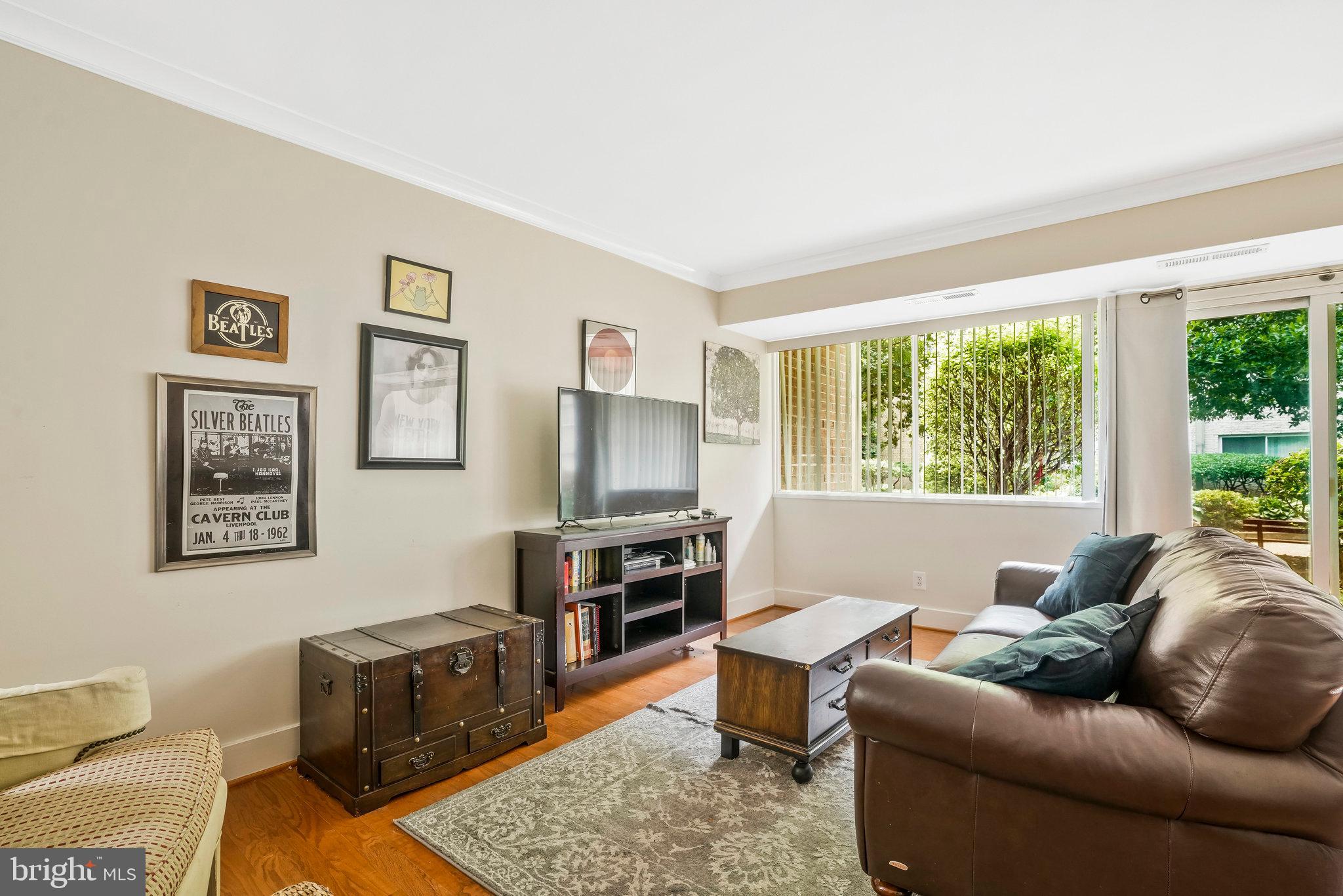 THE SEASONS - Residential