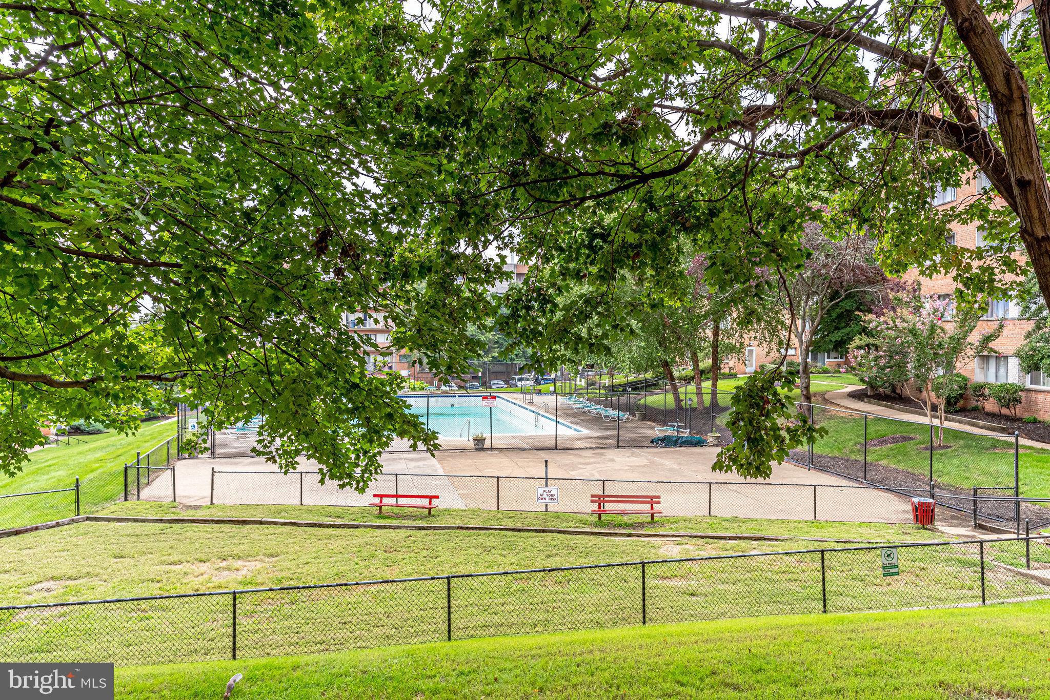 THE SEASONS - Residential