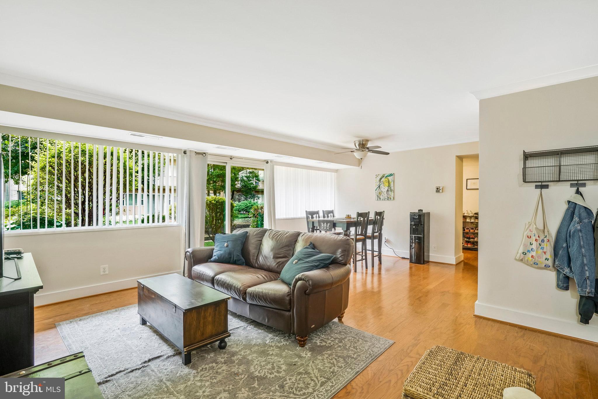 THE SEASONS - Residential