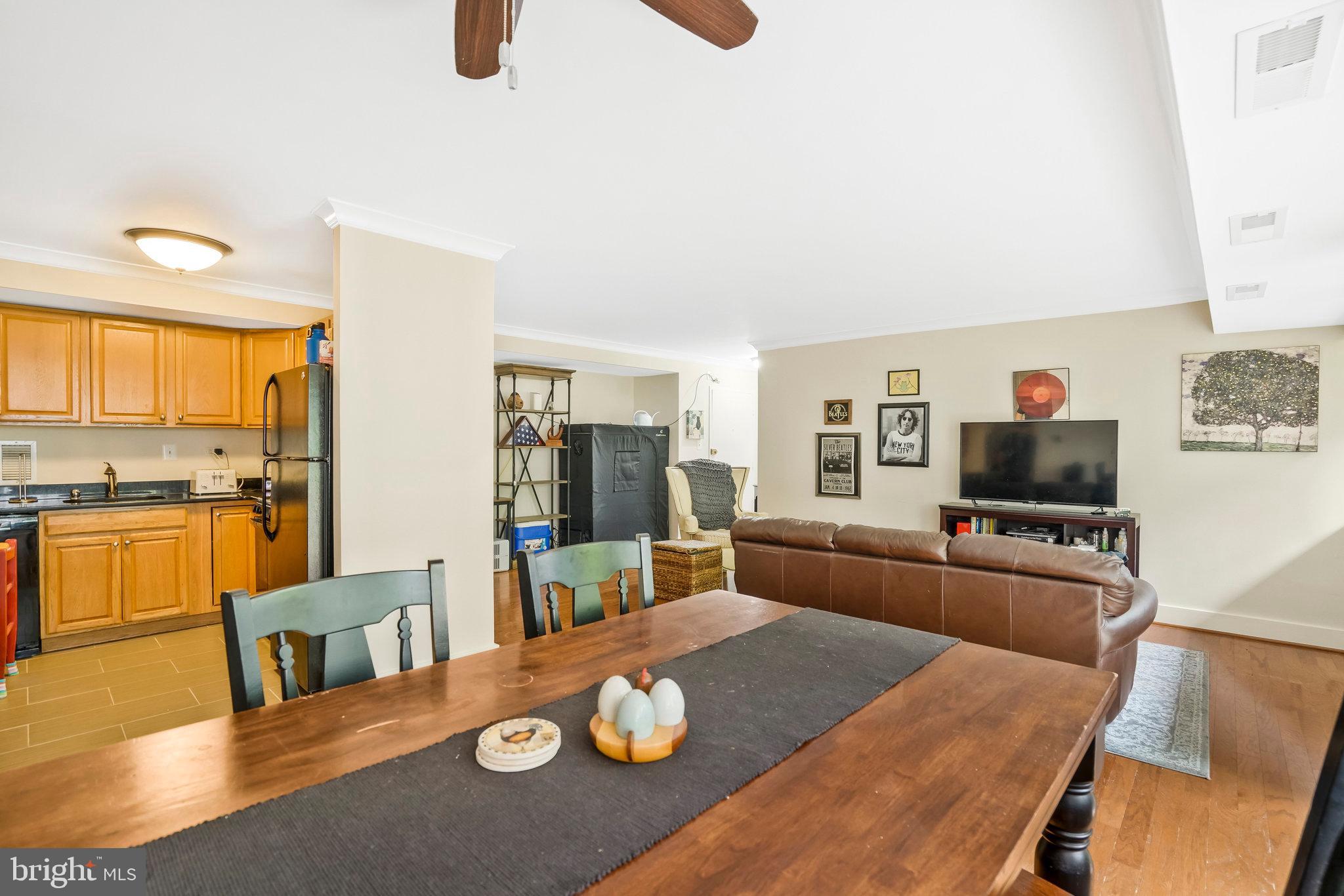 THE SEASONS - Residential