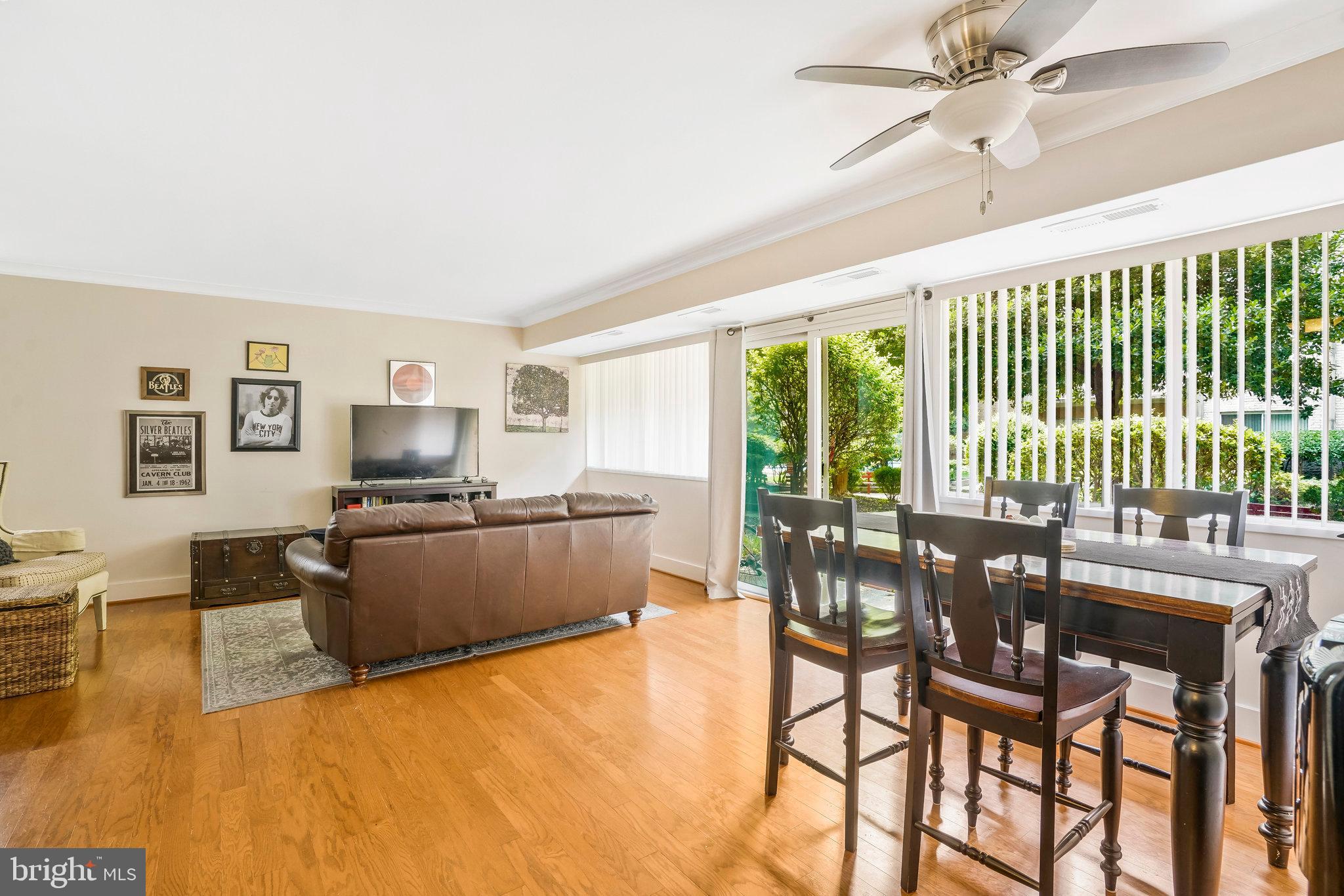 THE SEASONS - Residential