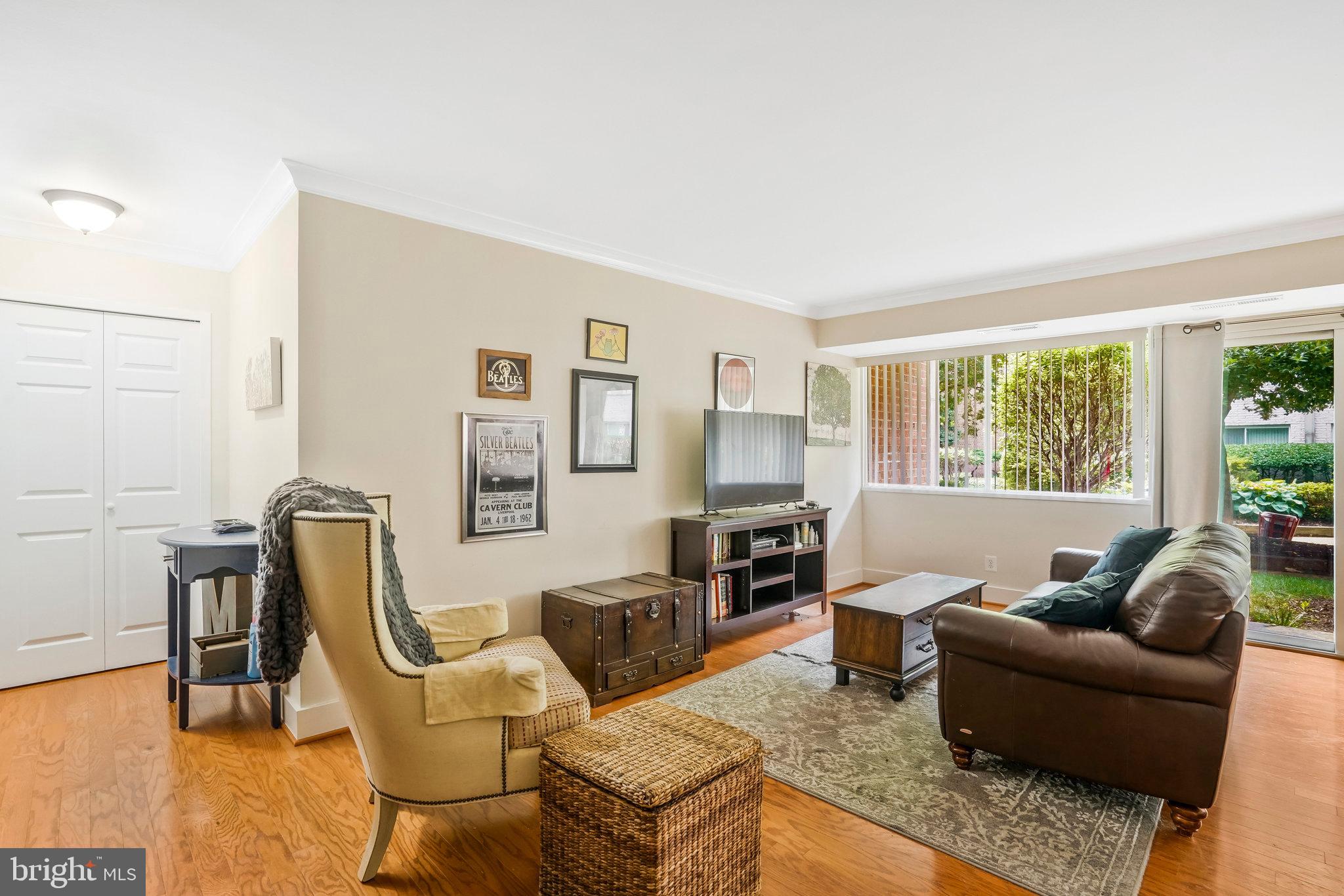 THE SEASONS - Residential