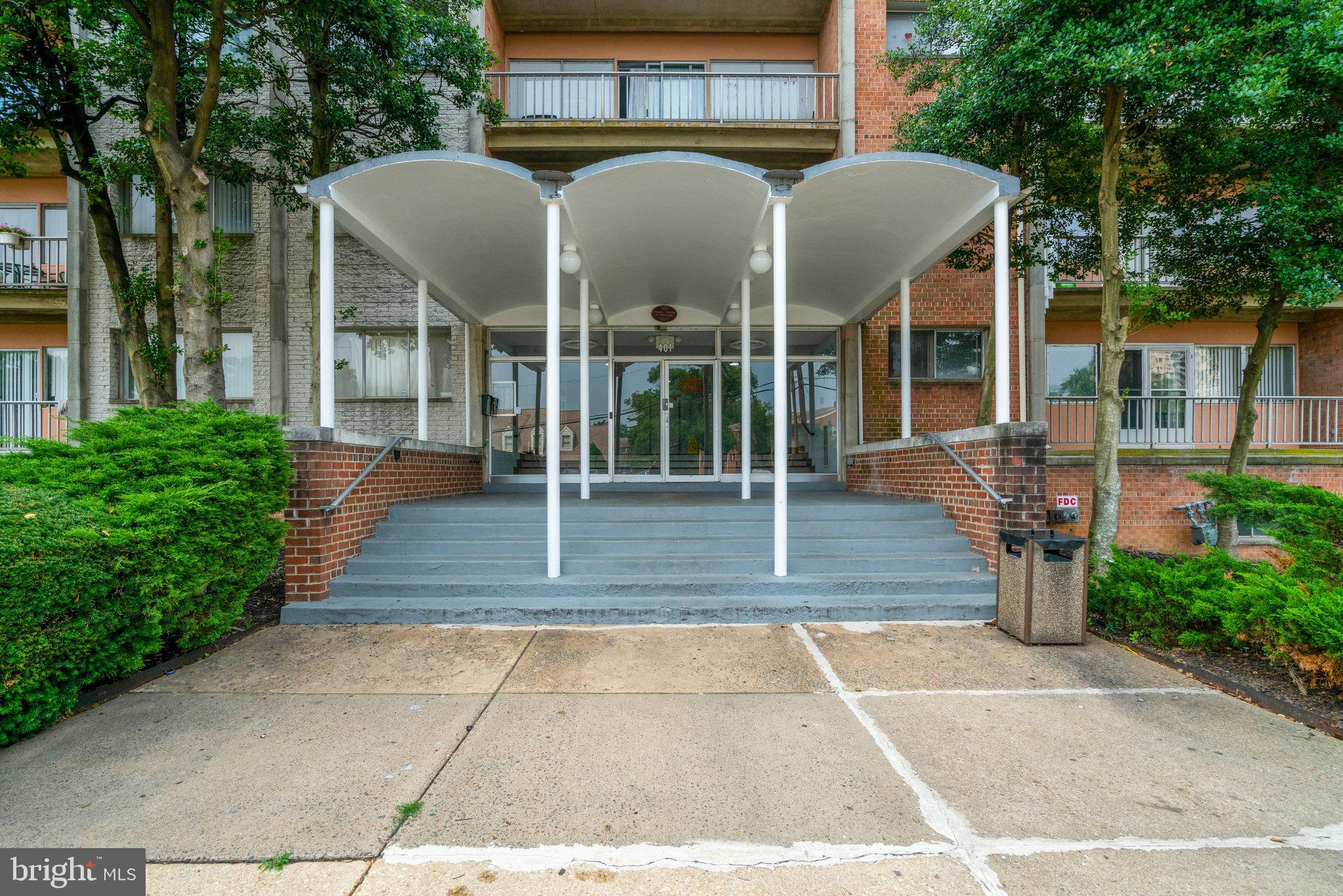 THE SEASONS - Residential