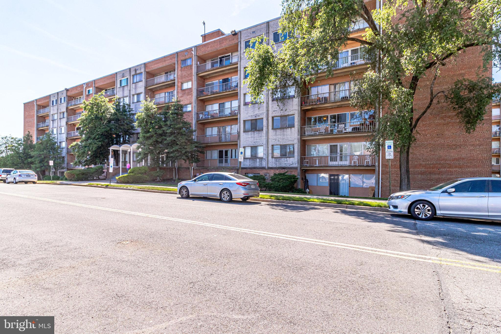 THE SEASONS - Residential