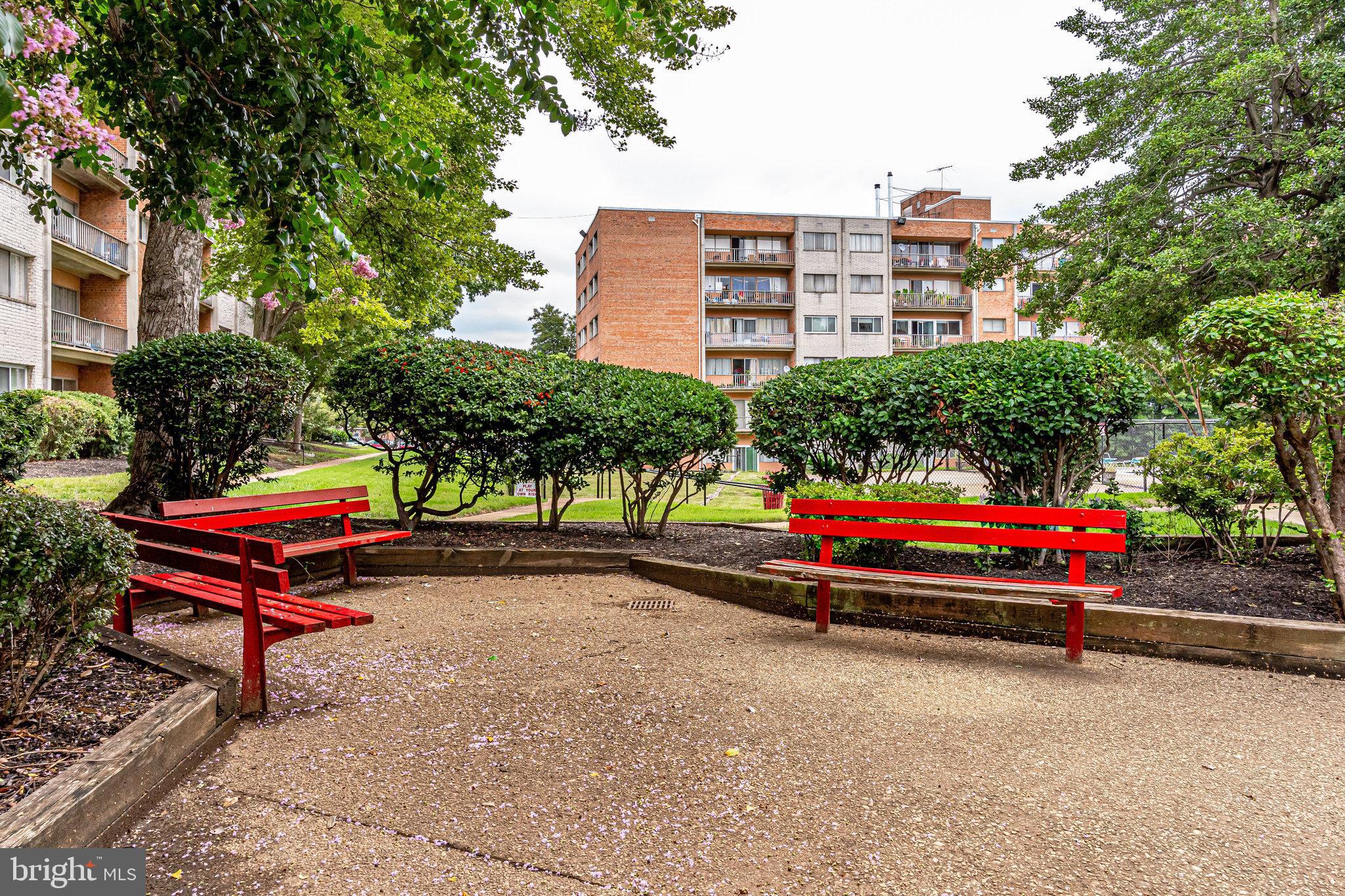 THE SEASONS - Residential