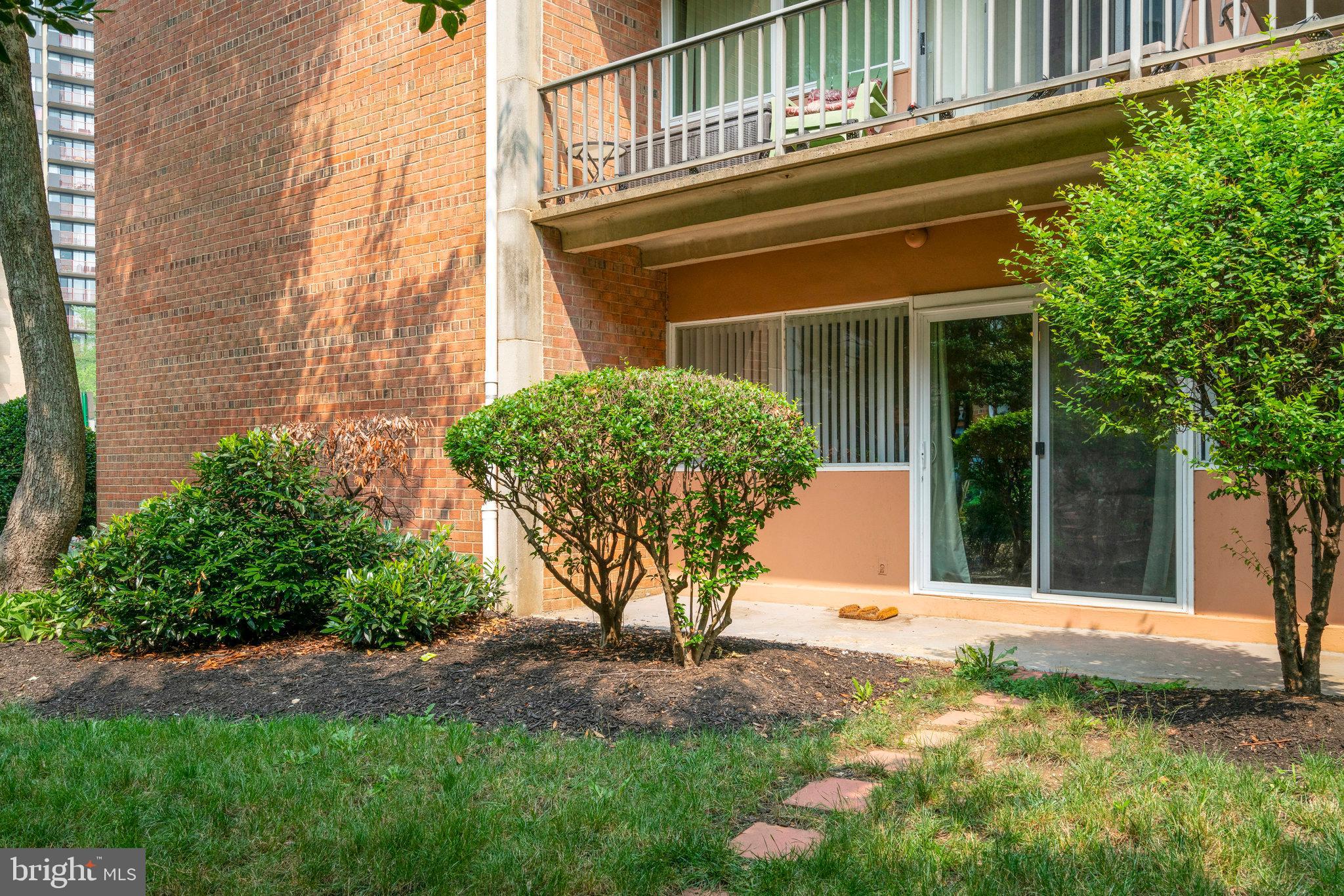 THE SEASONS - Residential