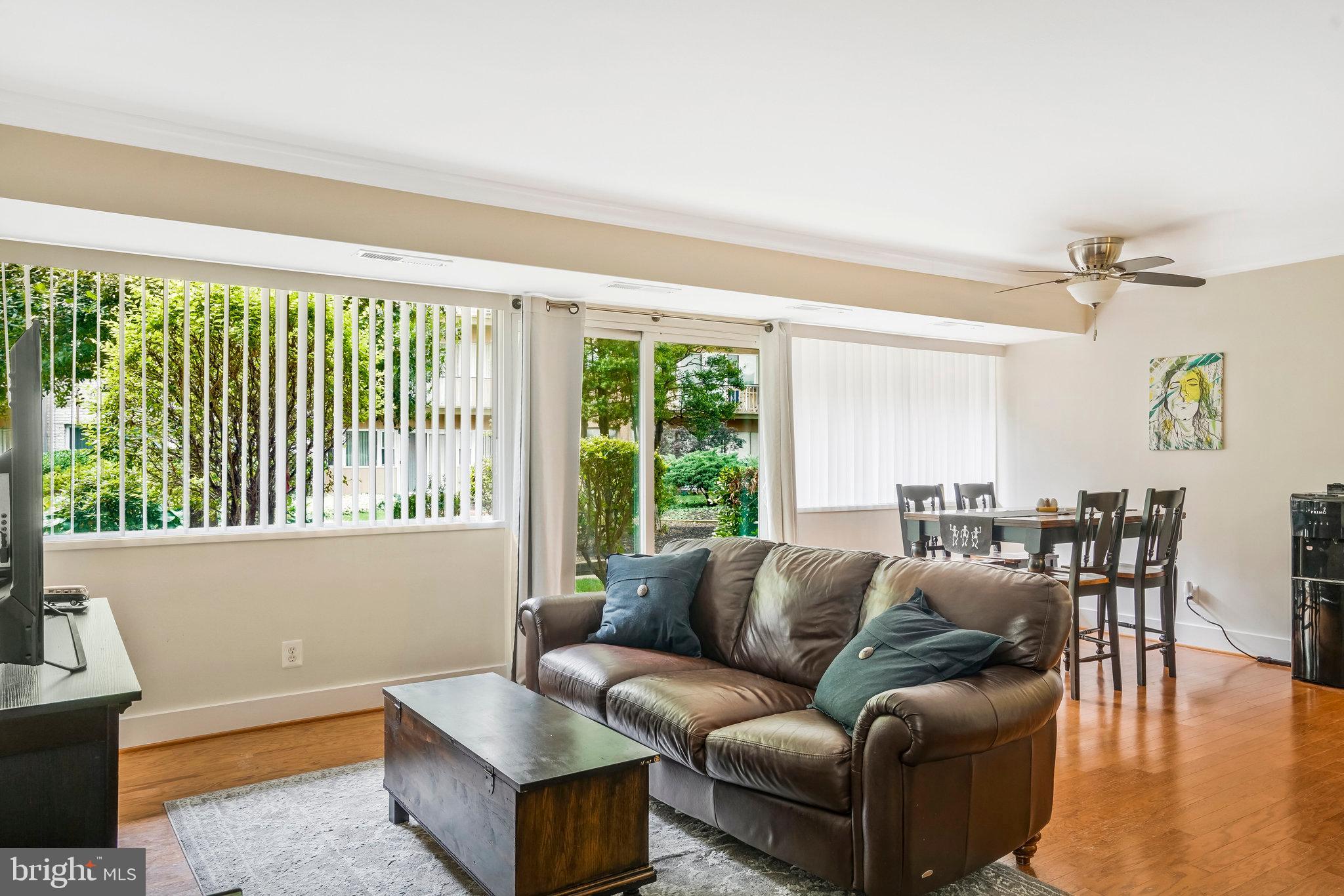 THE SEASONS - Residential