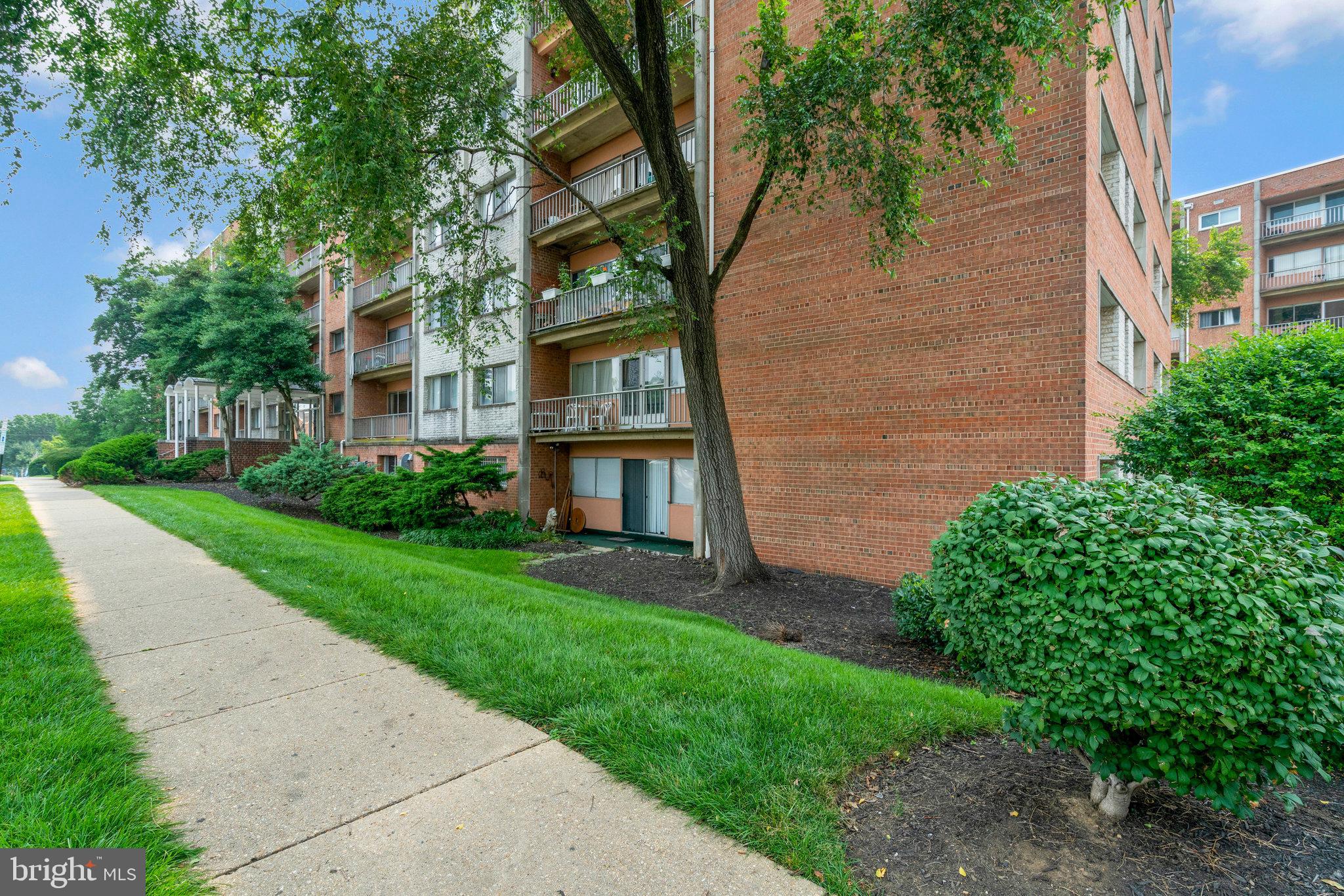 THE SEASONS - Residential