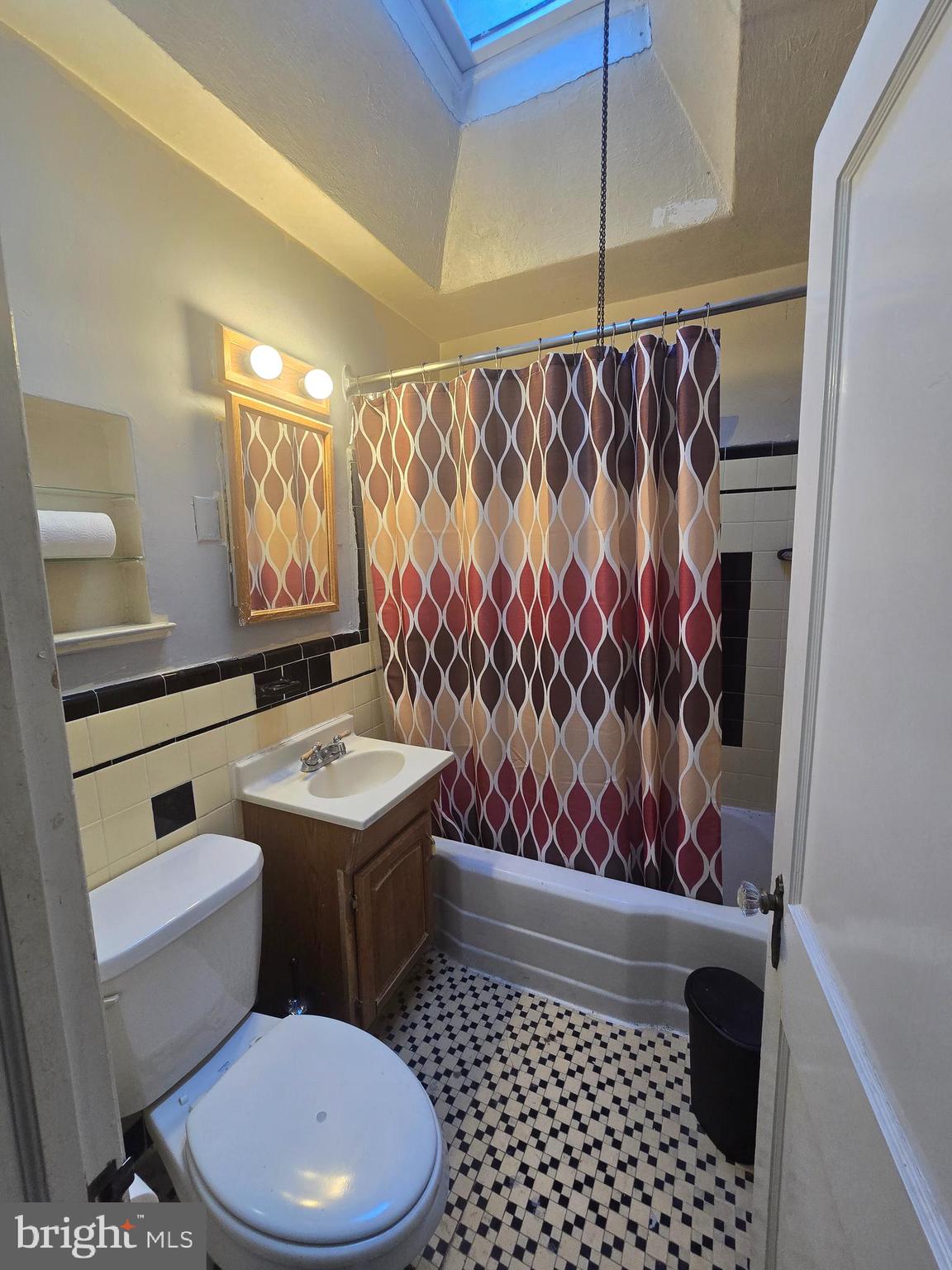 WALNUT HILL - Residential