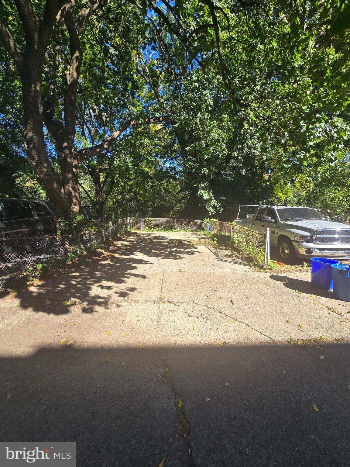 WALNUT HILL - Residential