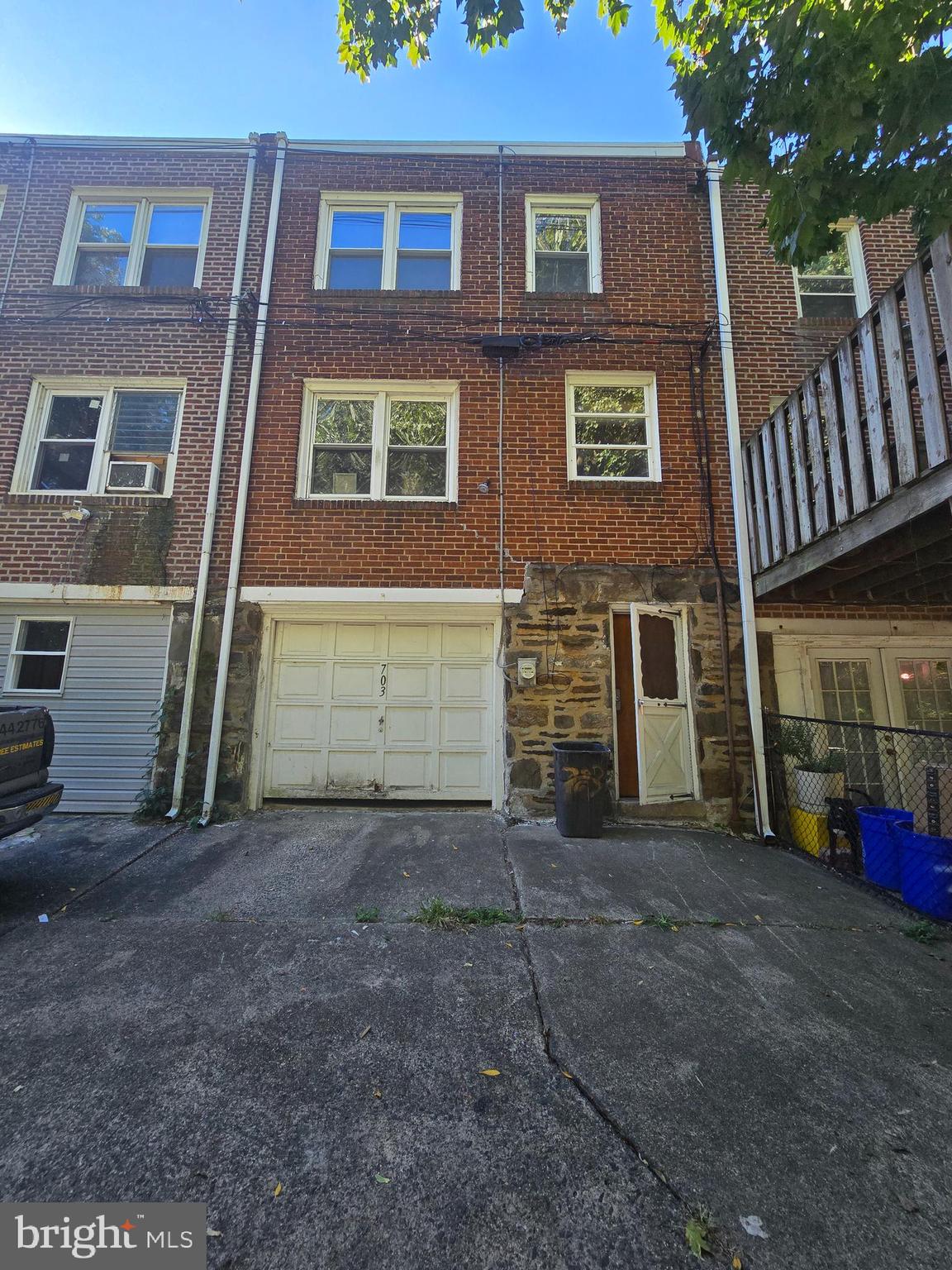 WALNUT HILL - Residential