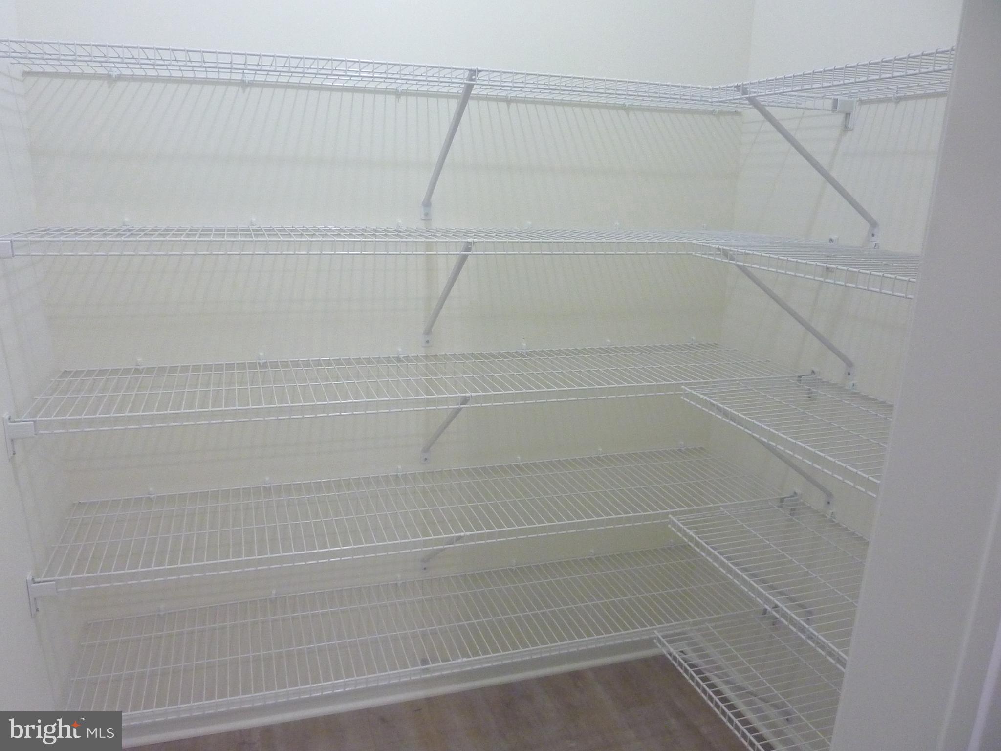 OLD COUNTRY FARMS - Residential