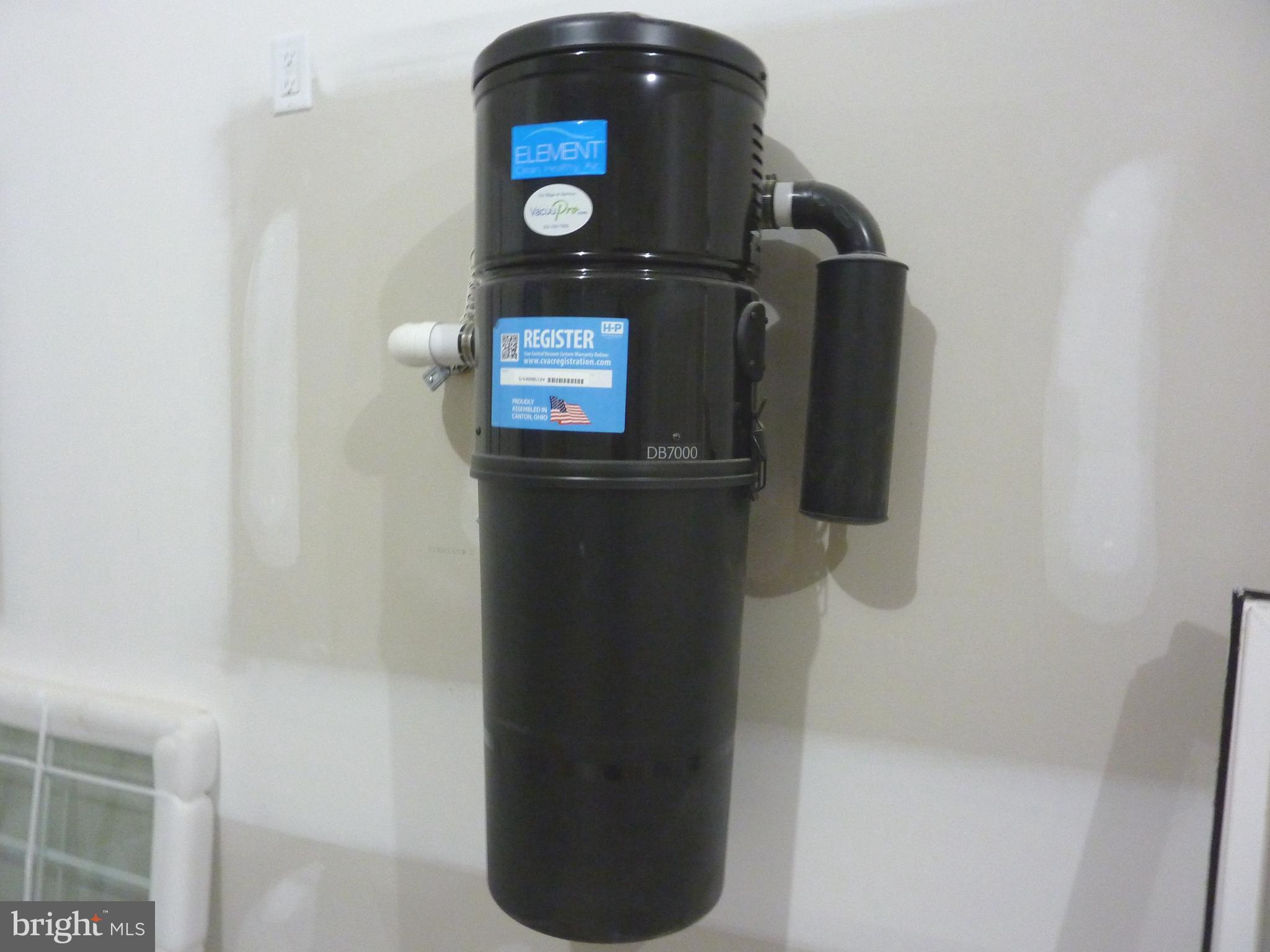 OLD COUNTRY FARMS - Residential