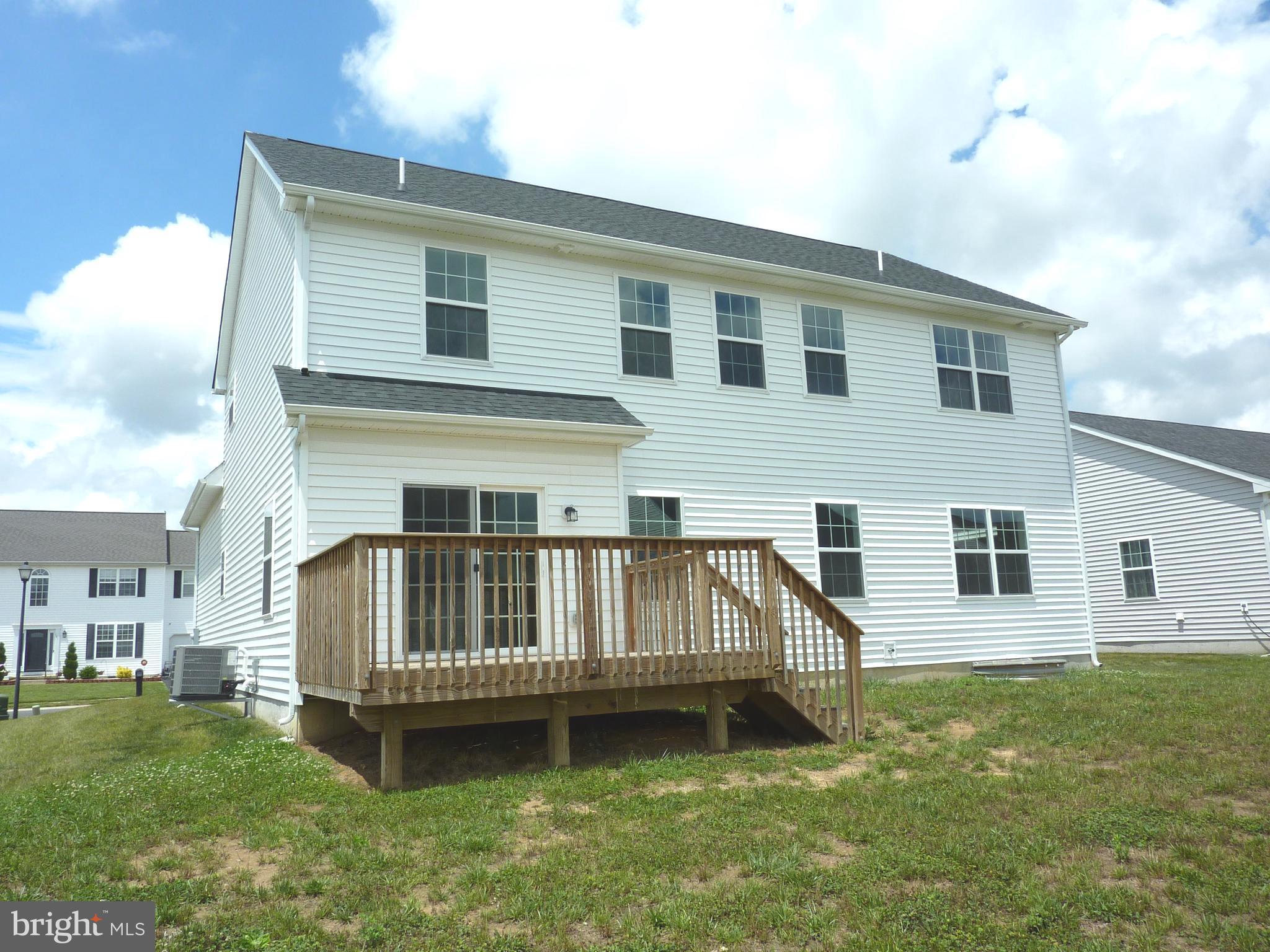OLD COUNTRY FARMS - Residential