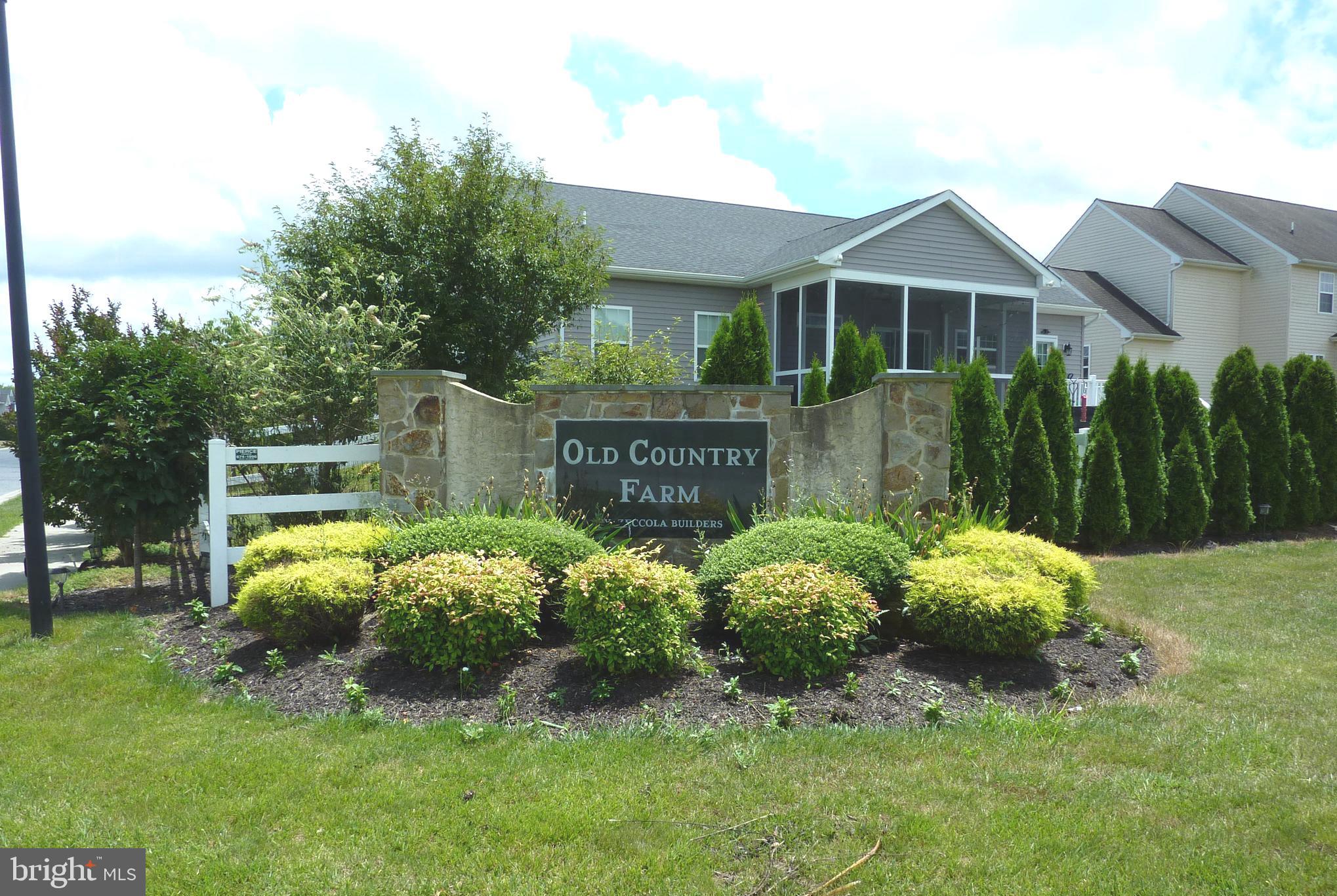 OLD COUNTRY FARMS - Residential