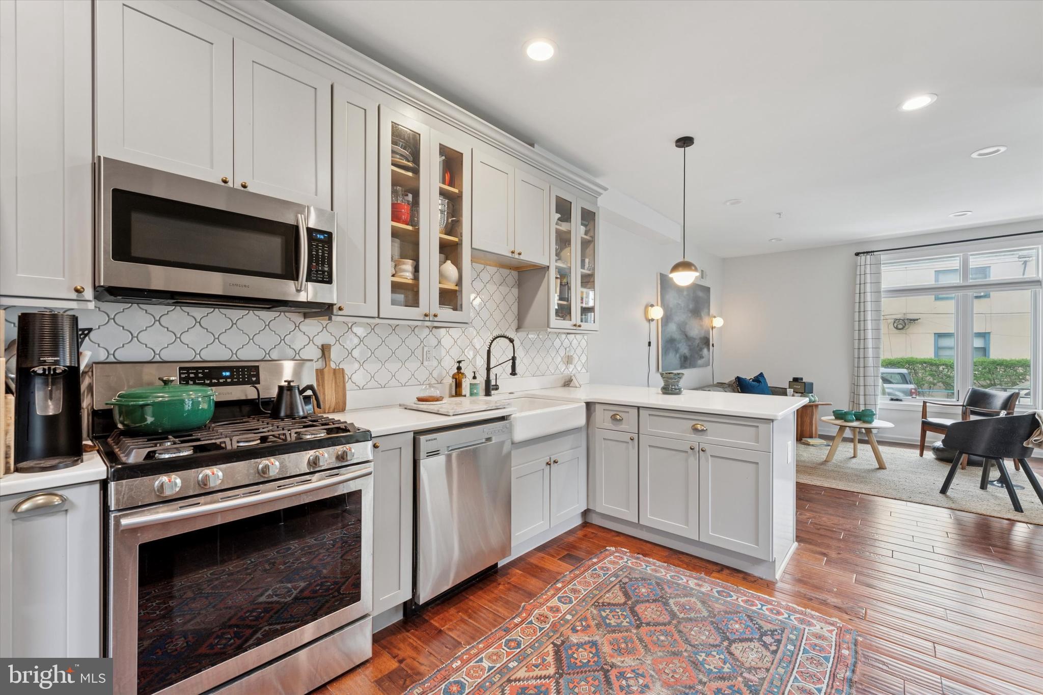 POINT BREEZE - Residential Lease