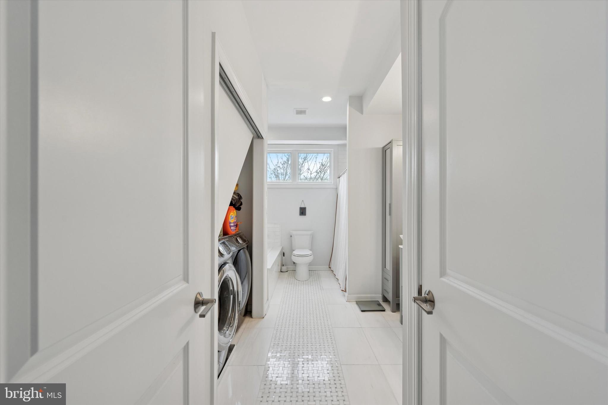 POINT BREEZE - Residential Lease