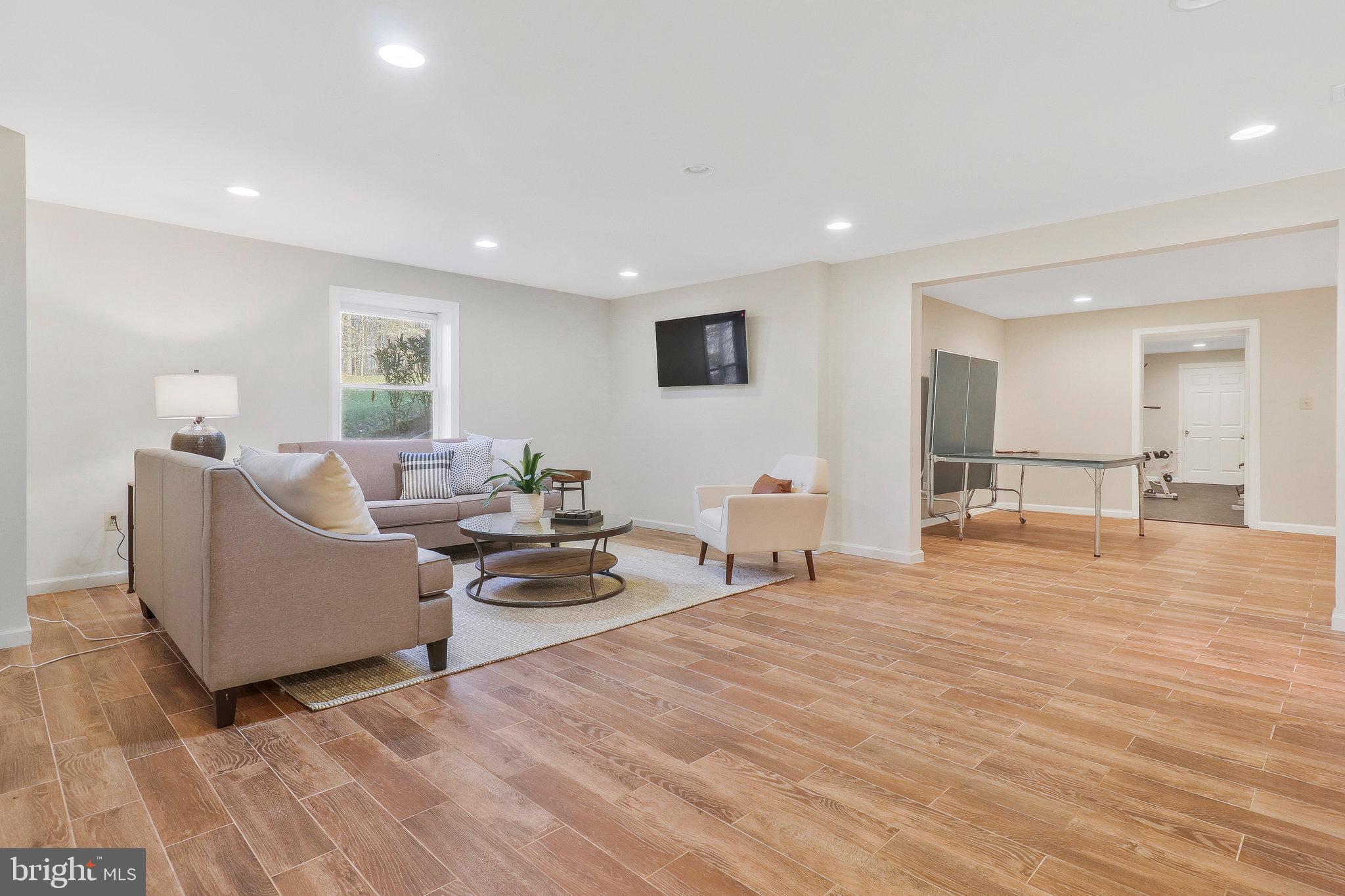 RIVERBEND KNOLLS - Residential