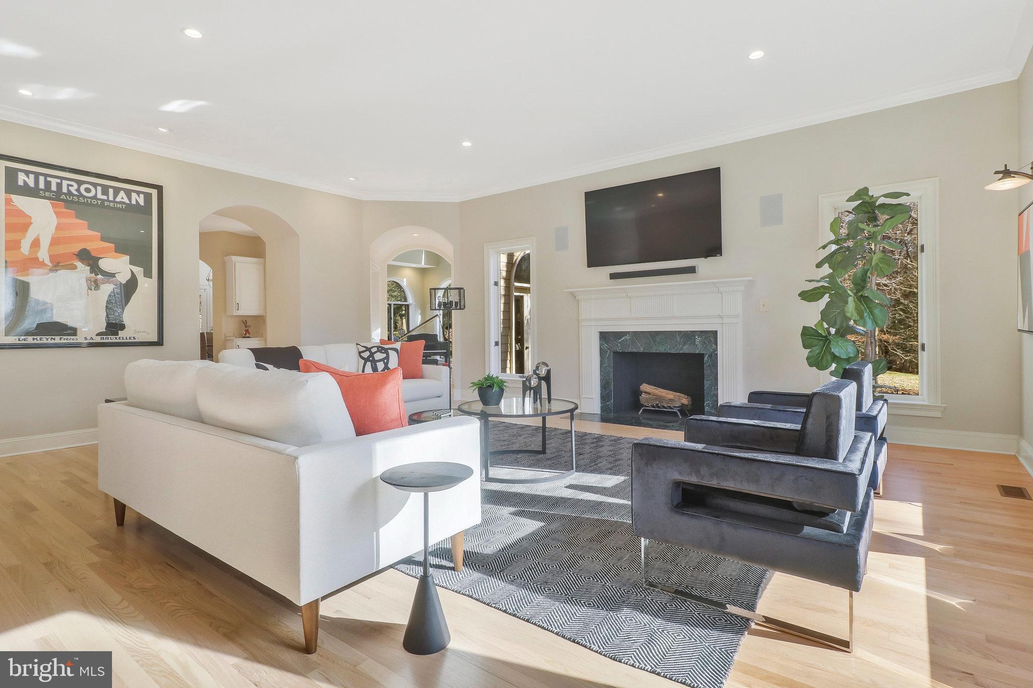 RIVERBEND KNOLLS - Residential