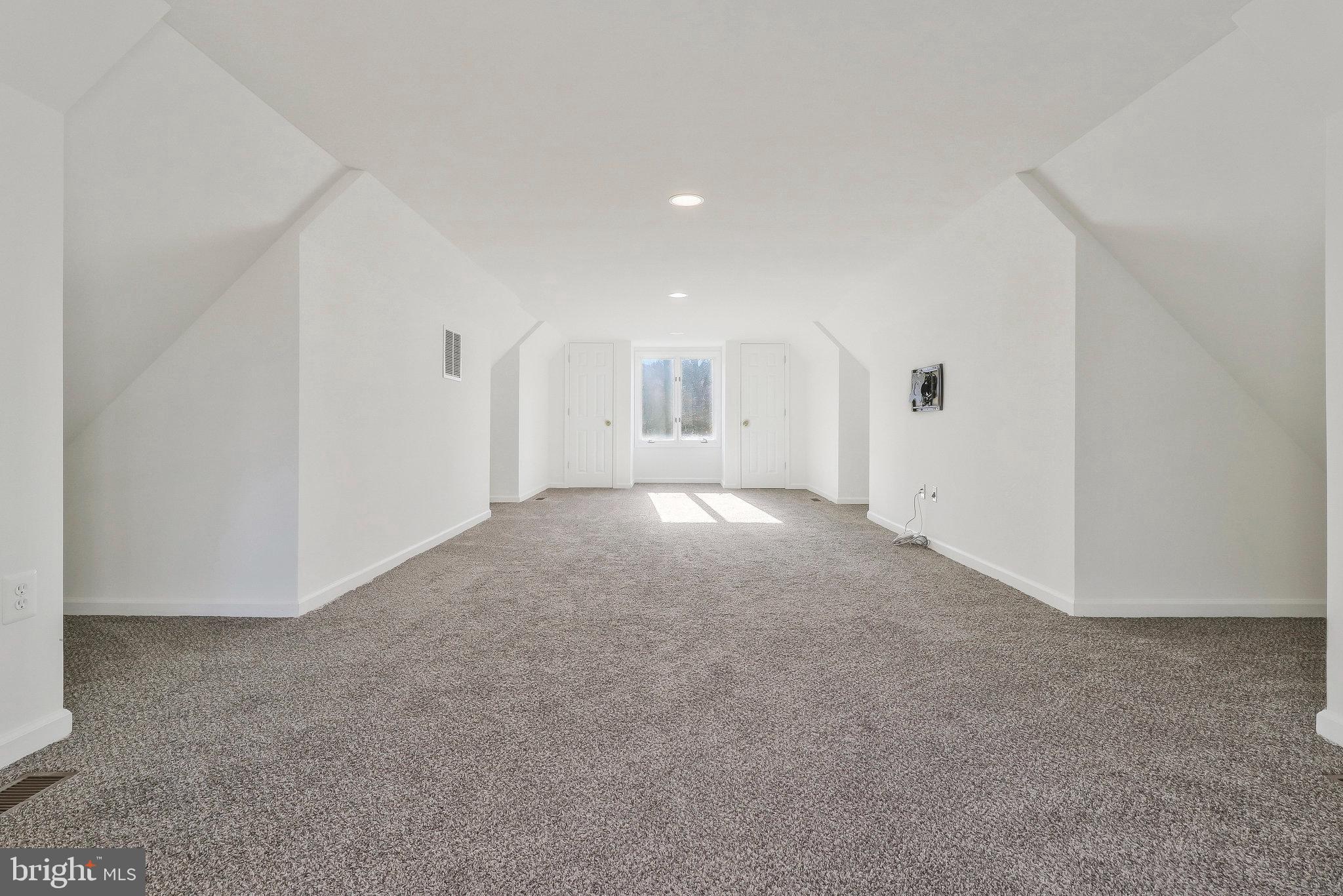 RIVERBEND KNOLLS - Residential