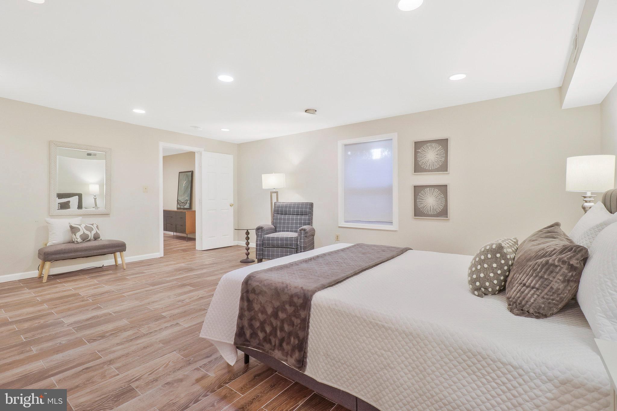 RIVERBEND KNOLLS - Residential