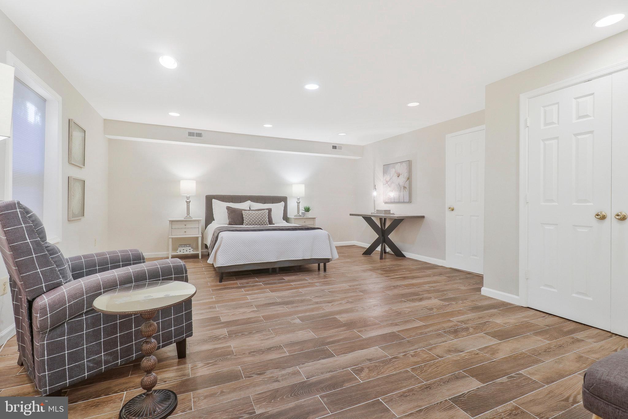 RIVERBEND KNOLLS - Residential