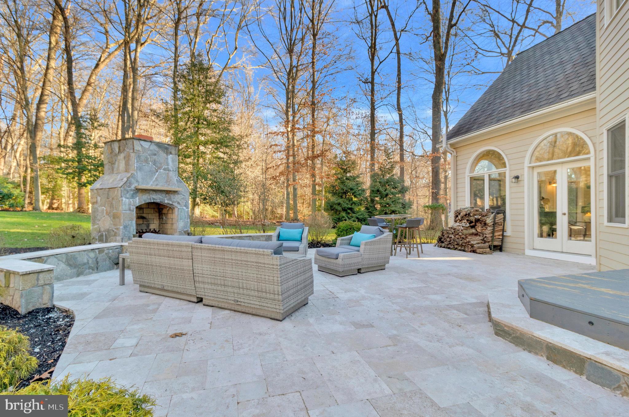 RIVERBEND KNOLLS - Residential