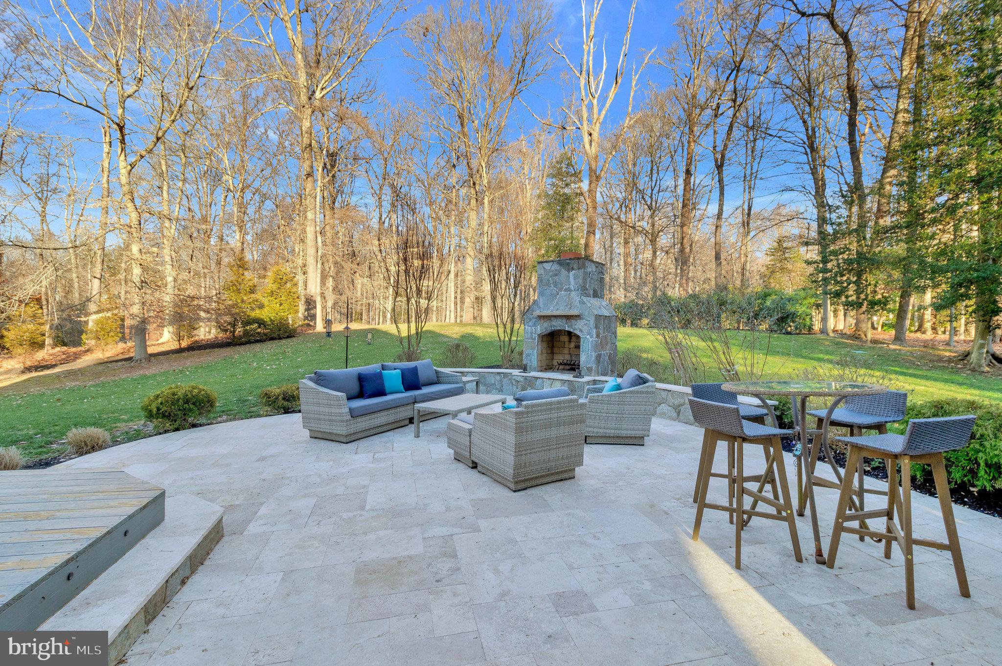 RIVERBEND KNOLLS - Residential