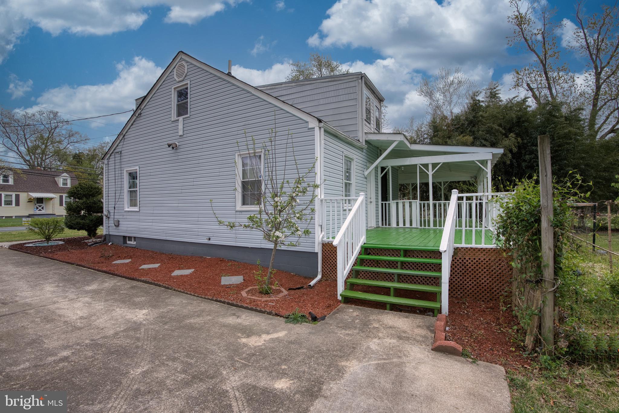 BALLARDS - Residential