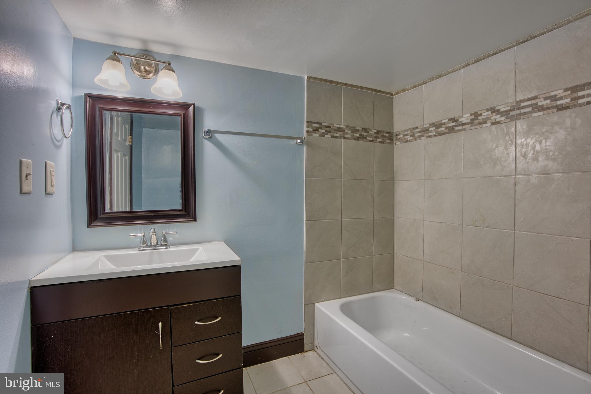 BALLARDS - Residential