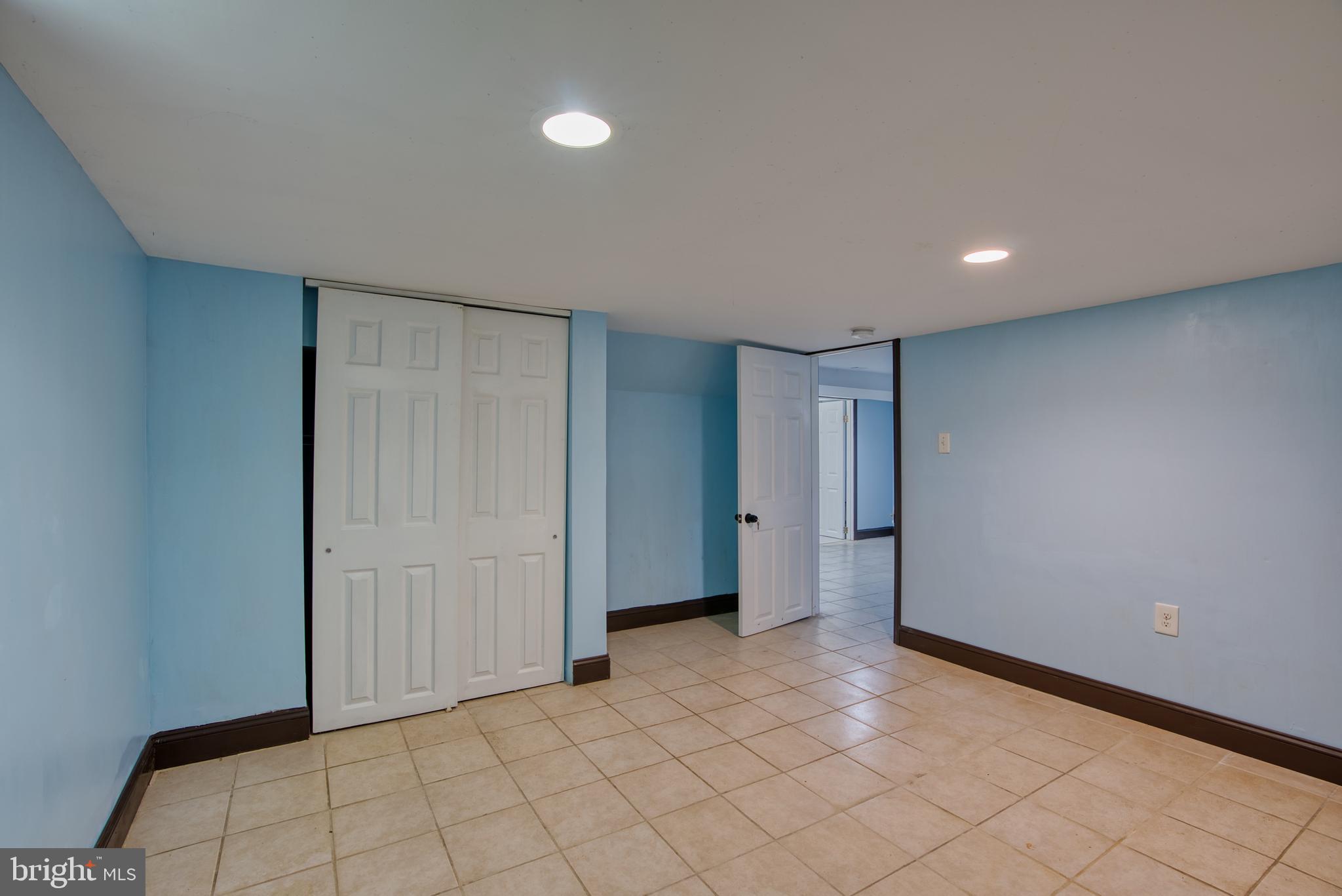 BALLARDS - Residential