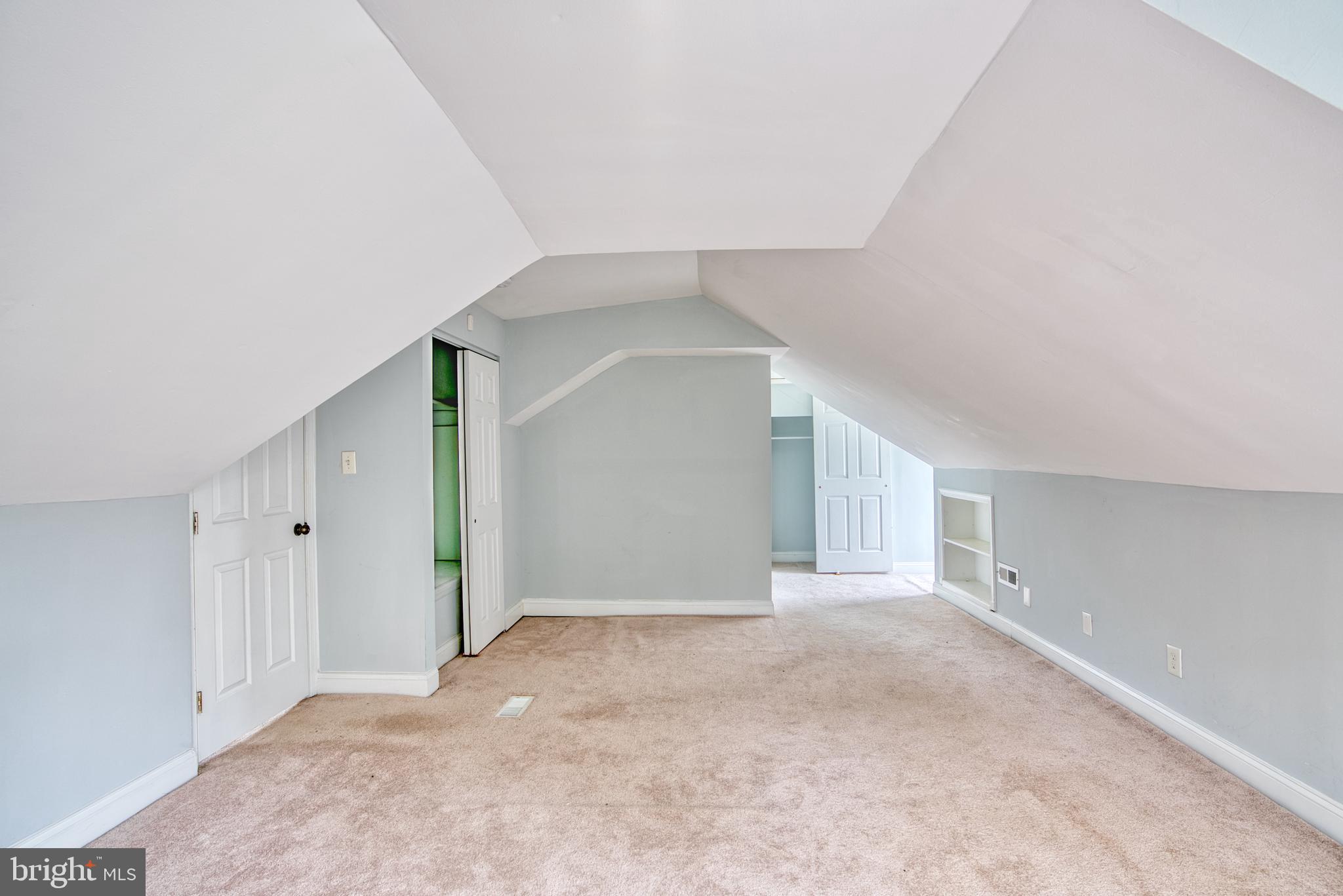 BALLARDS - Residential