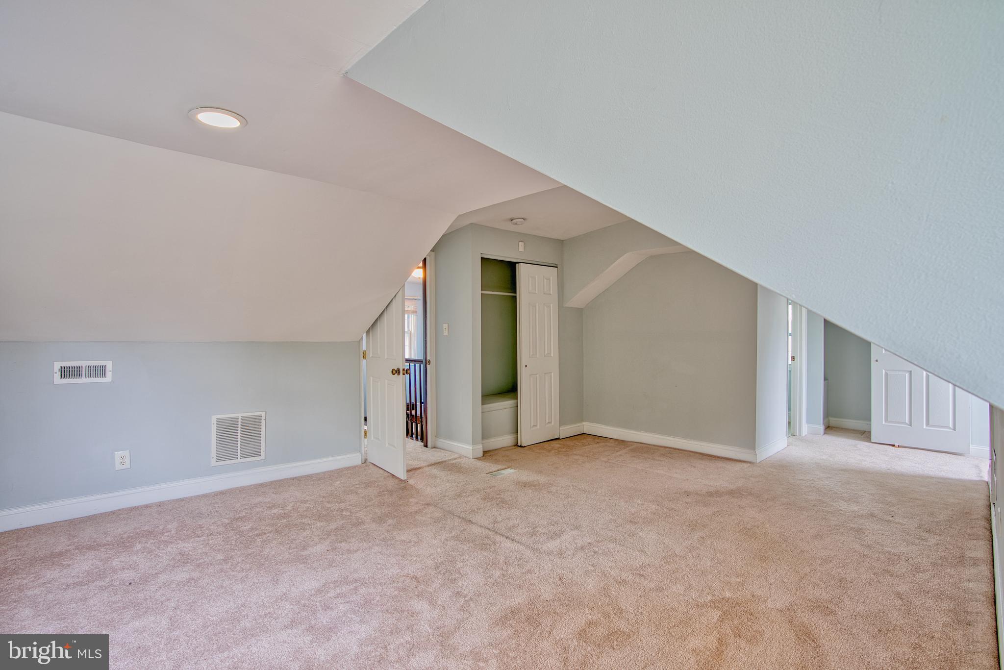 BALLARDS - Residential