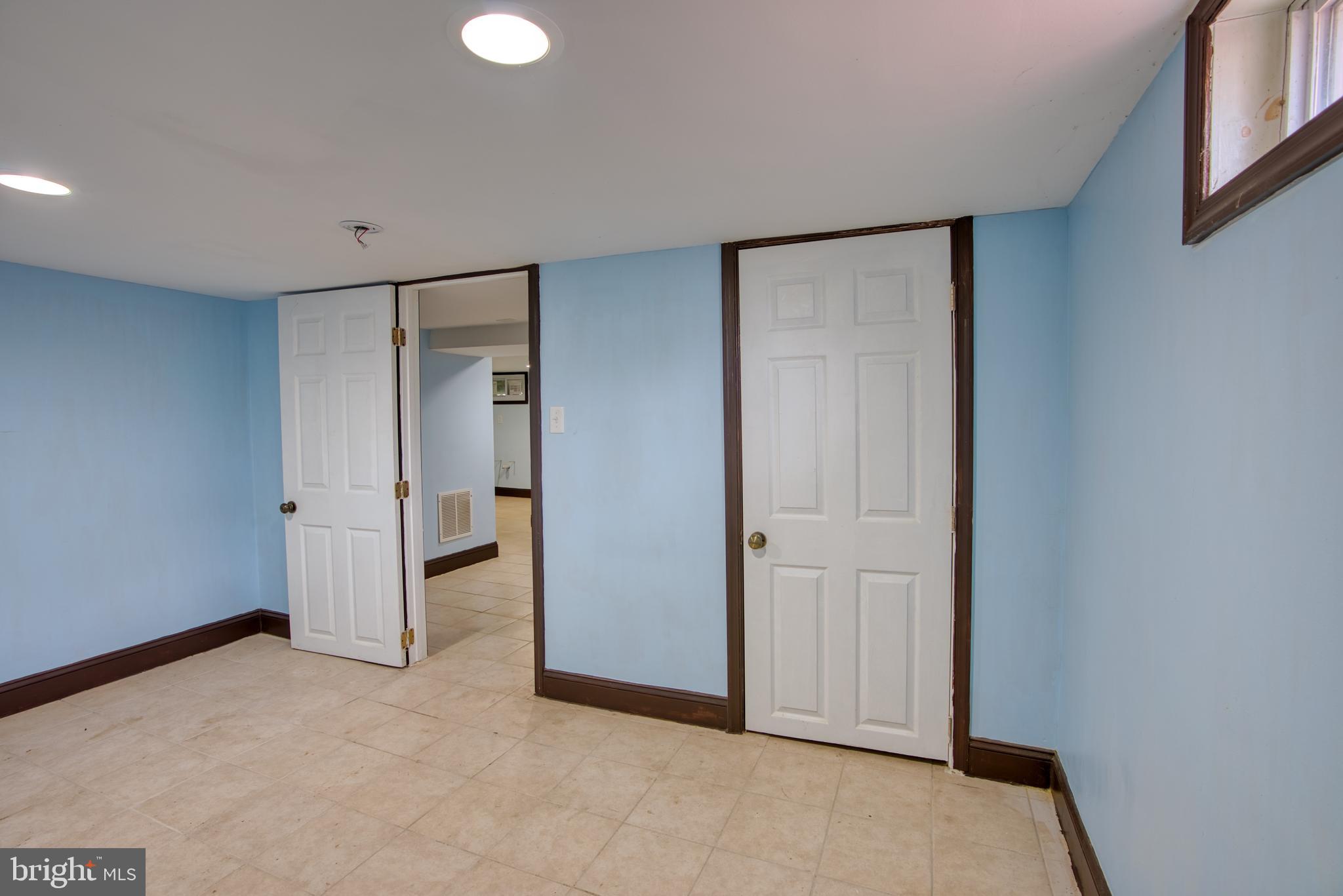 BALLARDS - Residential