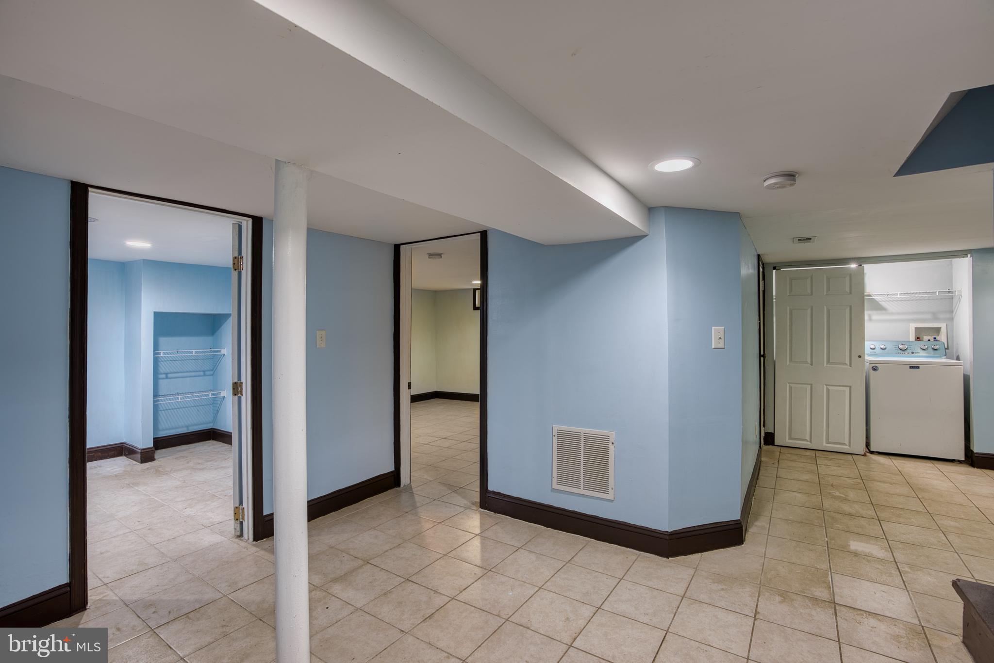 BALLARDS - Residential