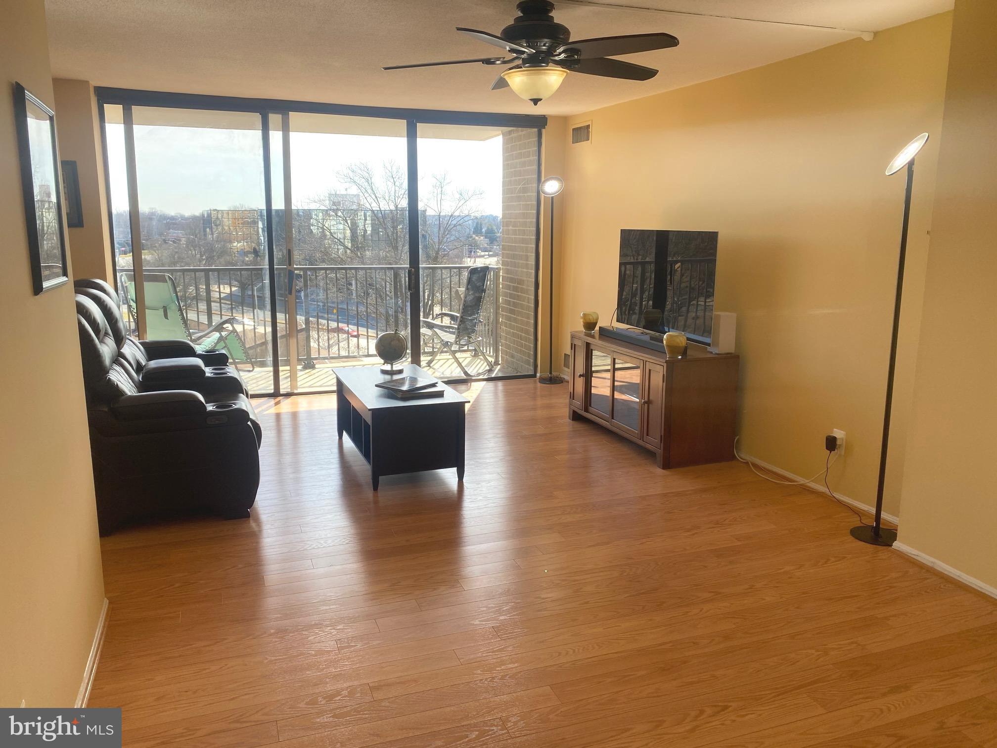 AMERICANA CENTRE - Residential