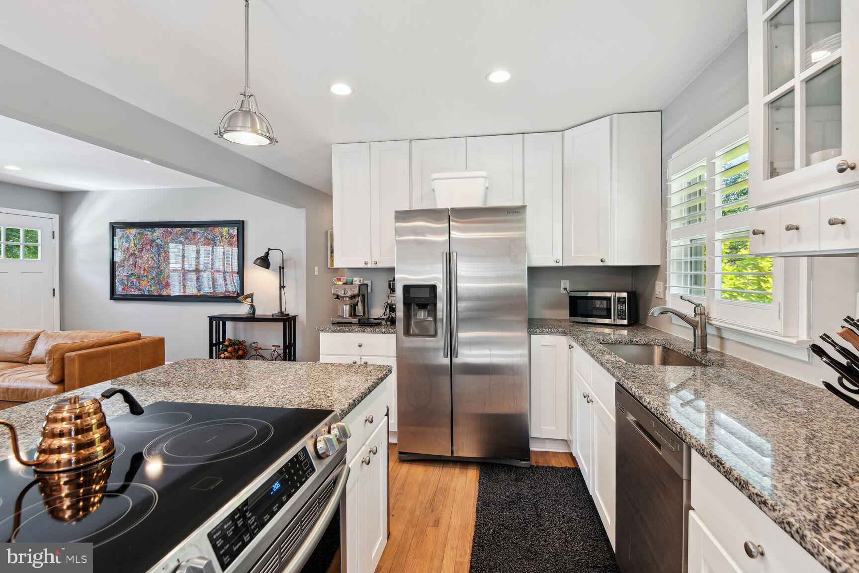 ANNAPOLIS ROADS - Residential