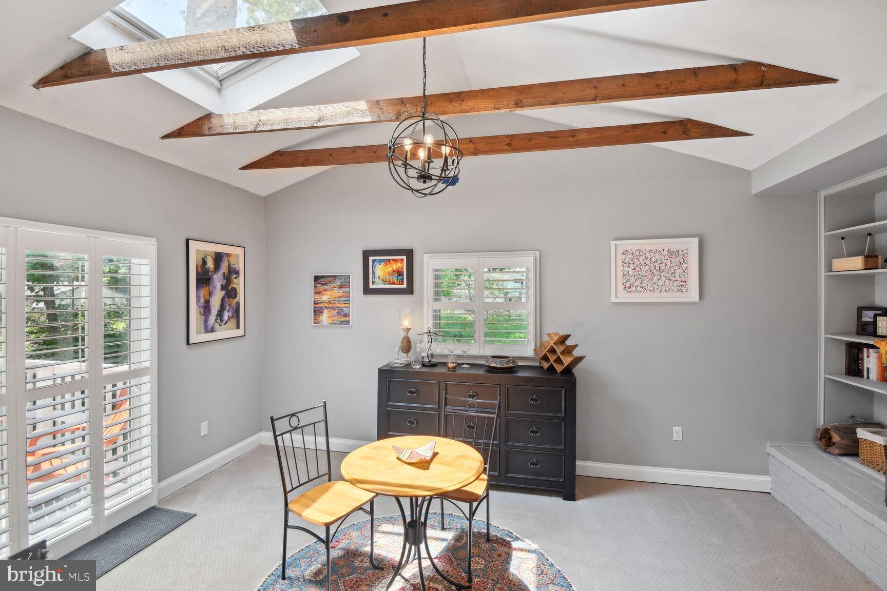 ANNAPOLIS ROADS - Residential