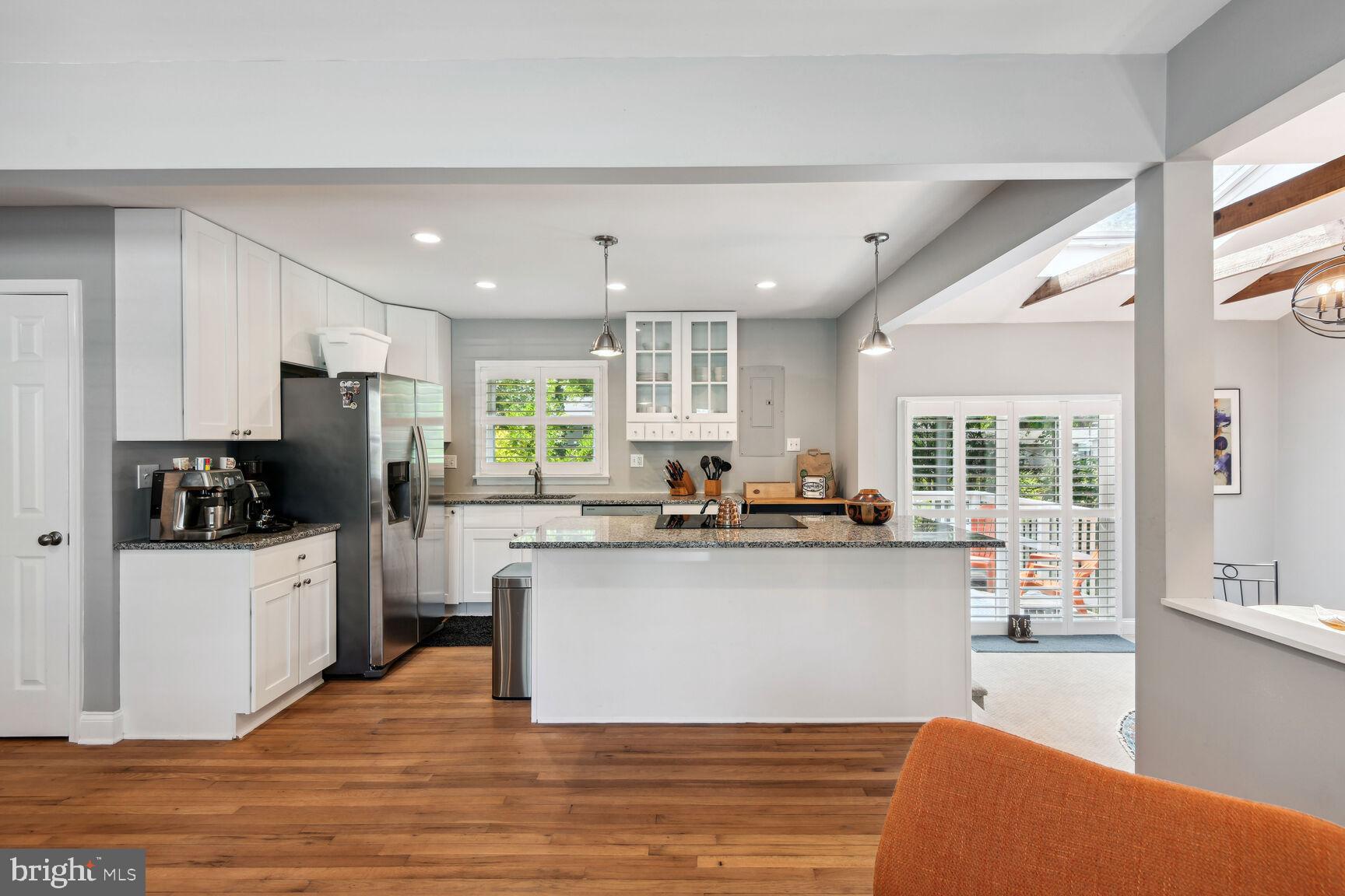 ANNAPOLIS ROADS - Residential