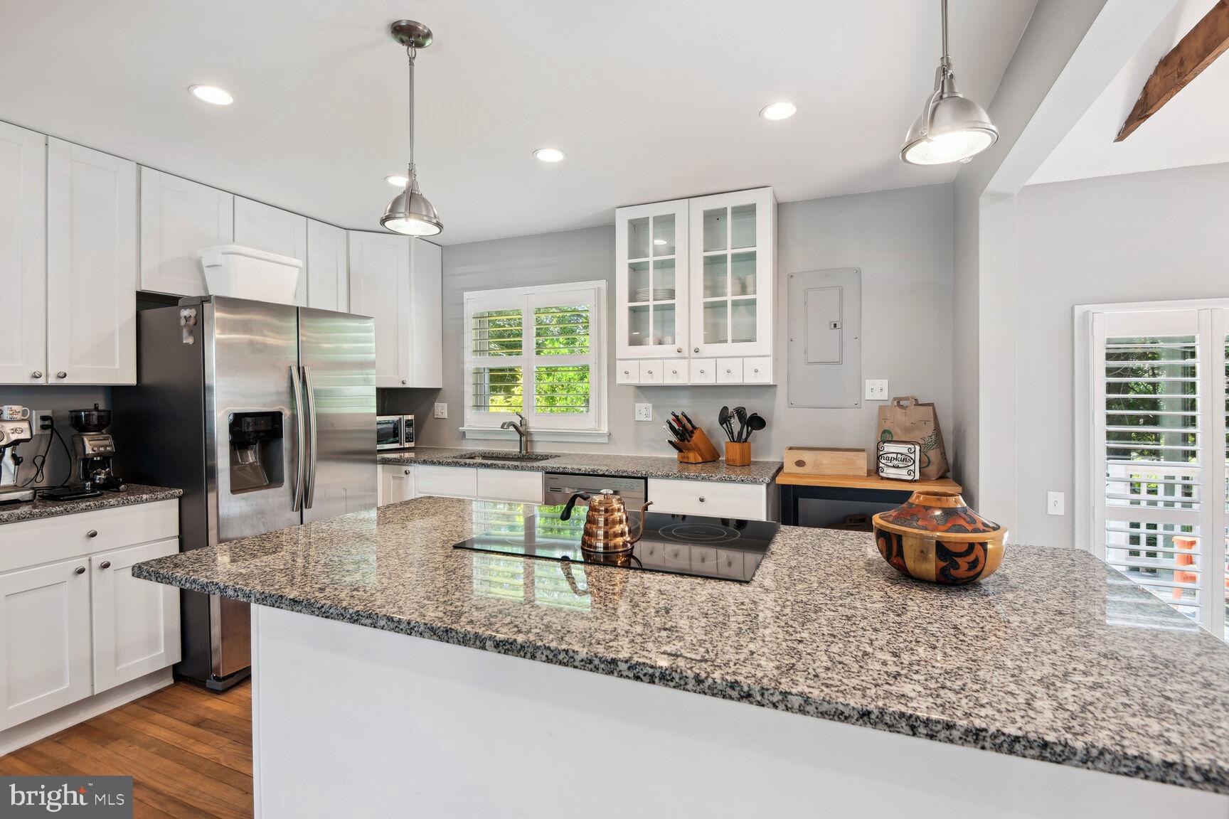 ANNAPOLIS ROADS - Residential