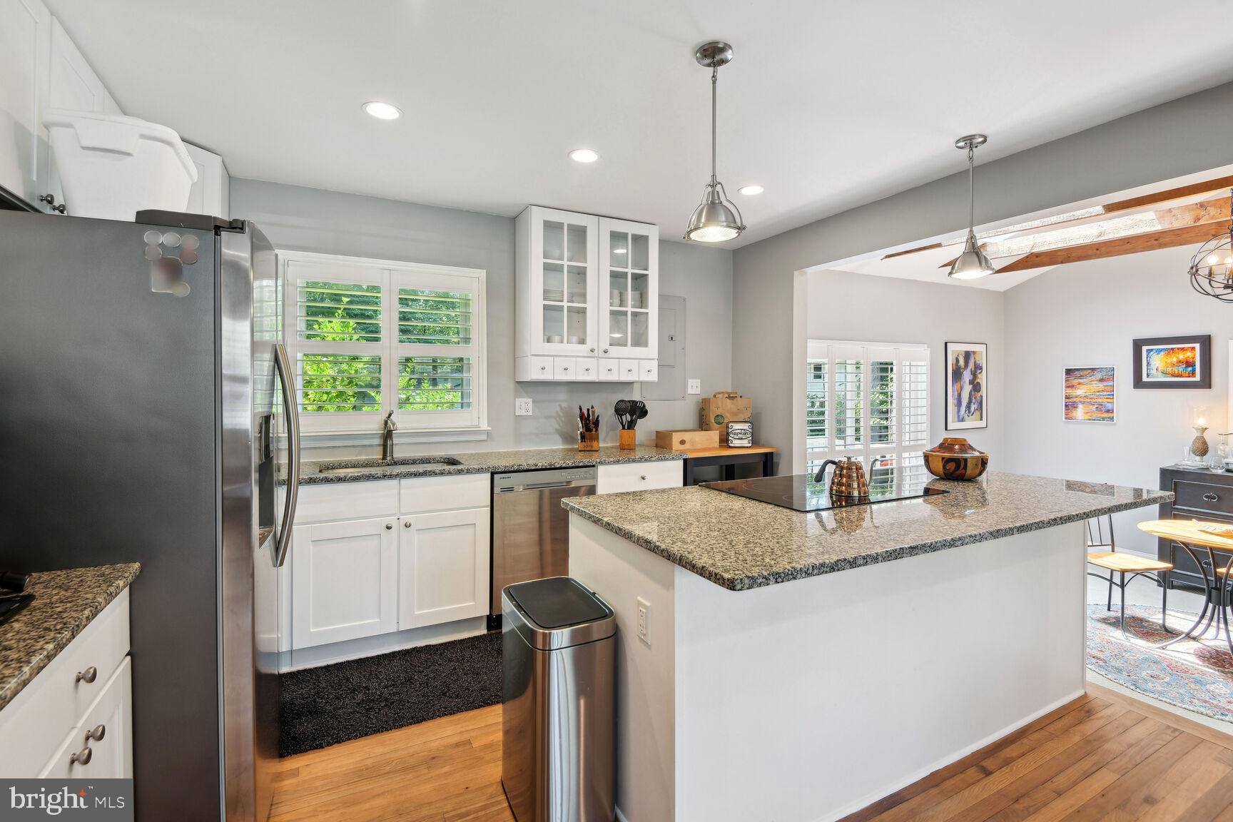 ANNAPOLIS ROADS - Residential