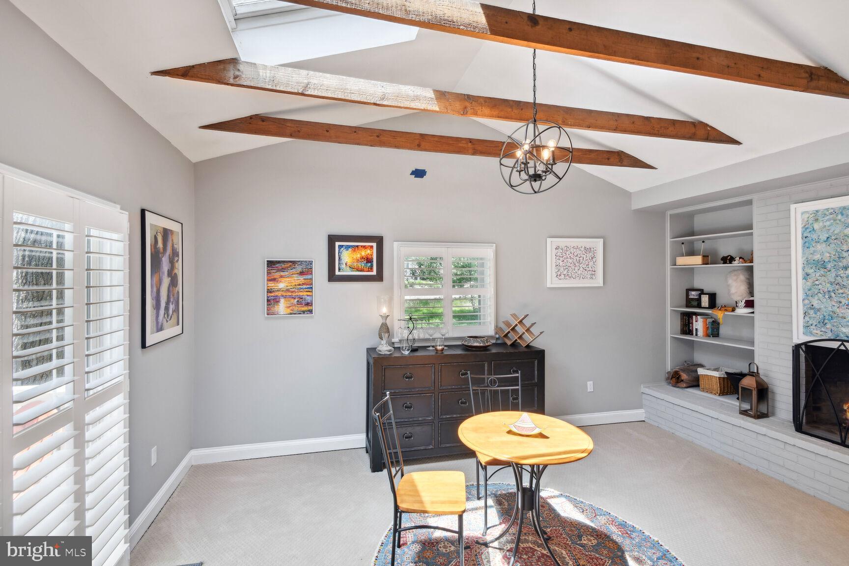 ANNAPOLIS ROADS - Residential