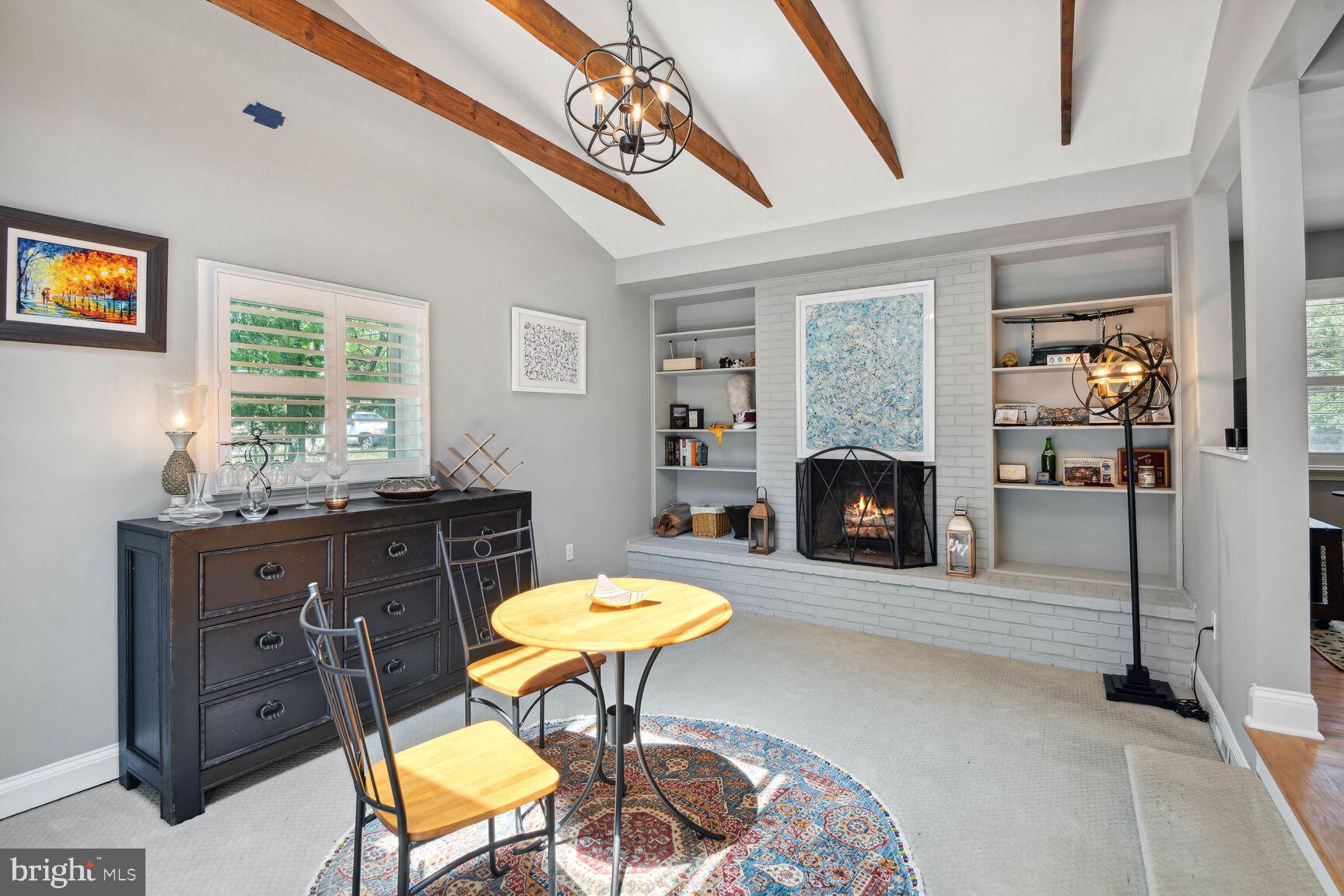 ANNAPOLIS ROADS - Residential