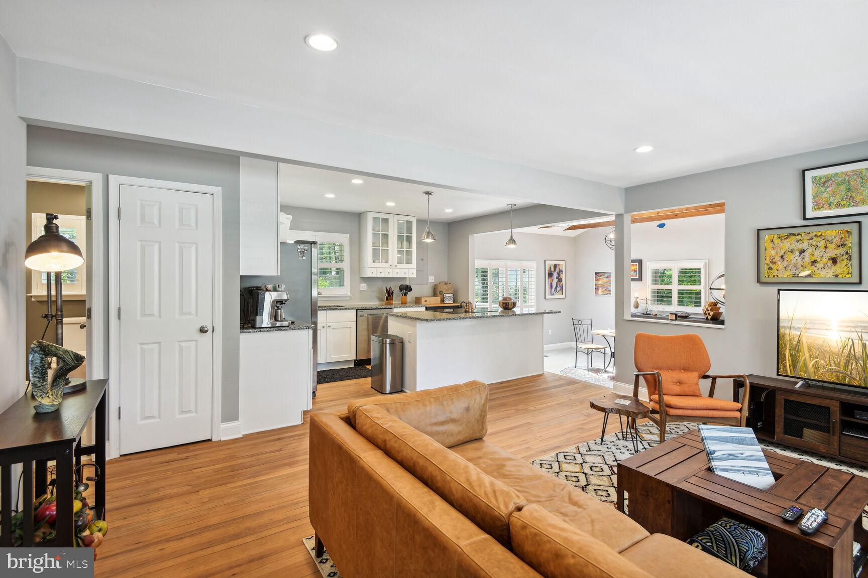 ANNAPOLIS ROADS - Residential