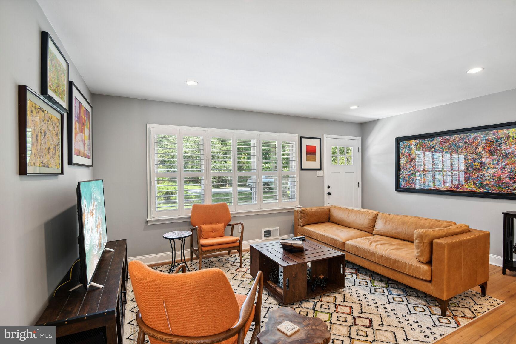 ANNAPOLIS ROADS - Residential