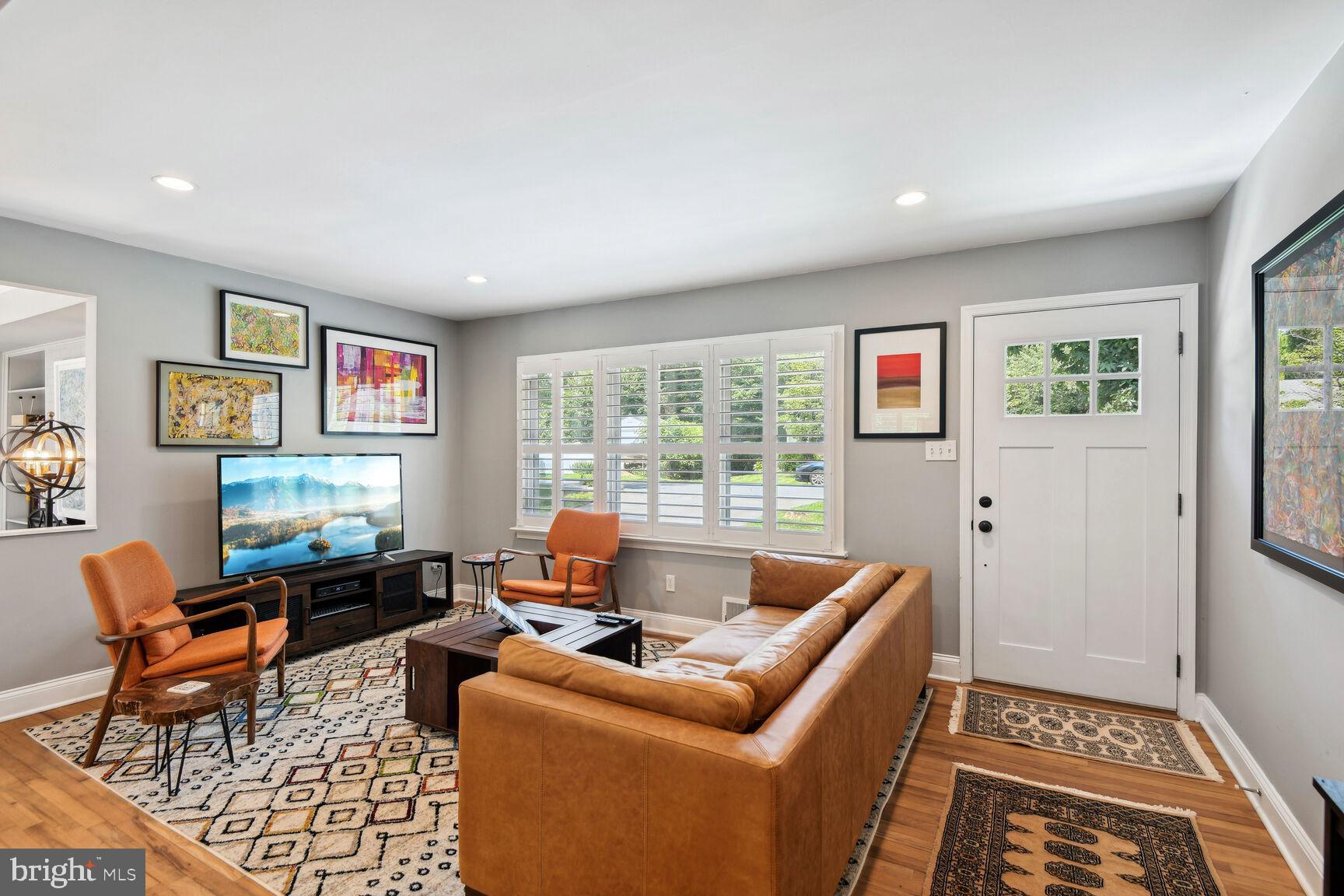 ANNAPOLIS ROADS - Residential